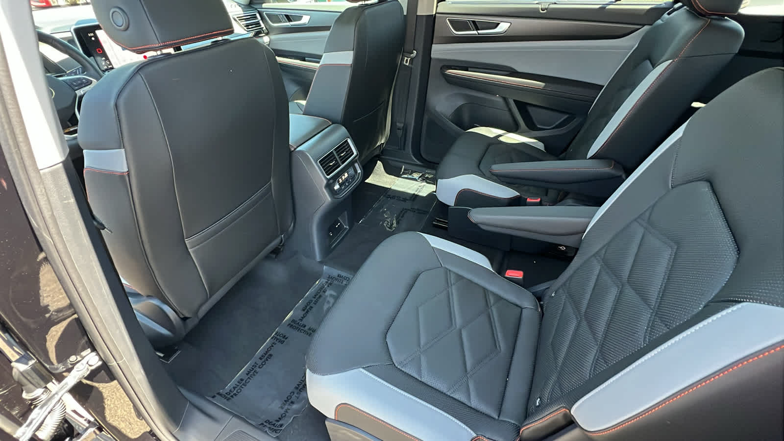 Thumbnail: 2025 Volkswagen Atlas - 24