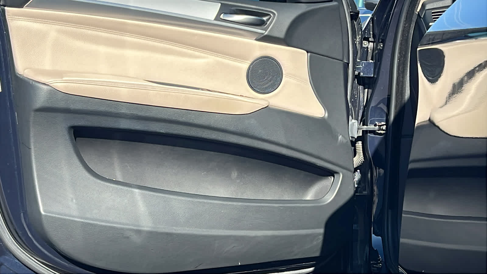 Thumbnail: 2008 BMW X6 - 23