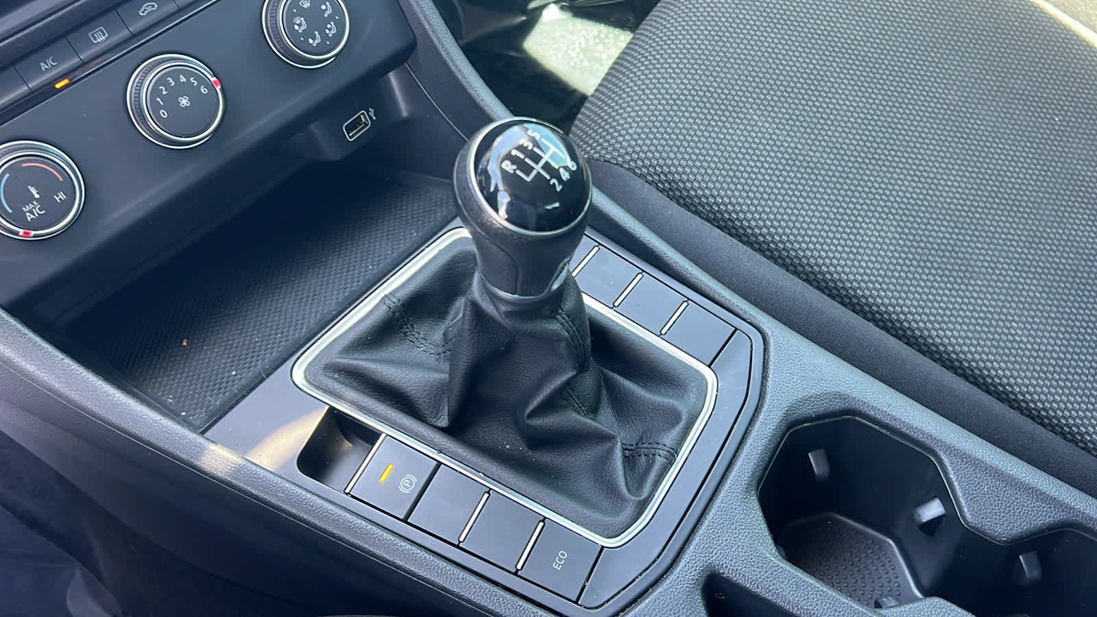 Thumbnail: 2019 Volkswagen Jetta - 13
