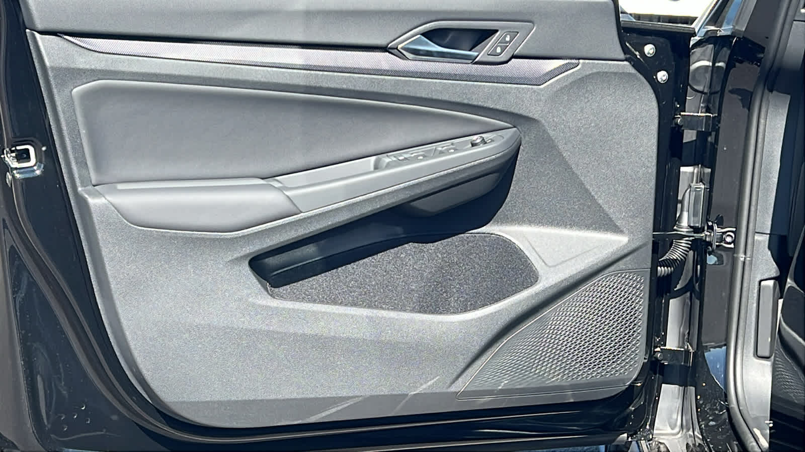 Thumbnail: 2025 Volkswagen Golf - 23