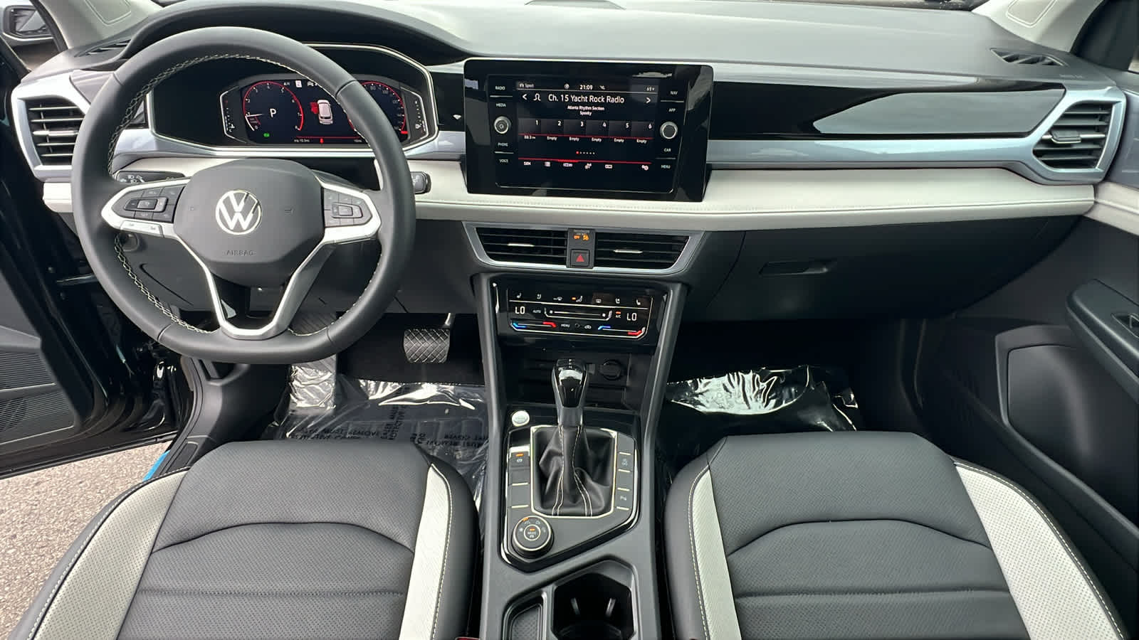 Thumbnail: 2025 Volkswagen Taos - 26