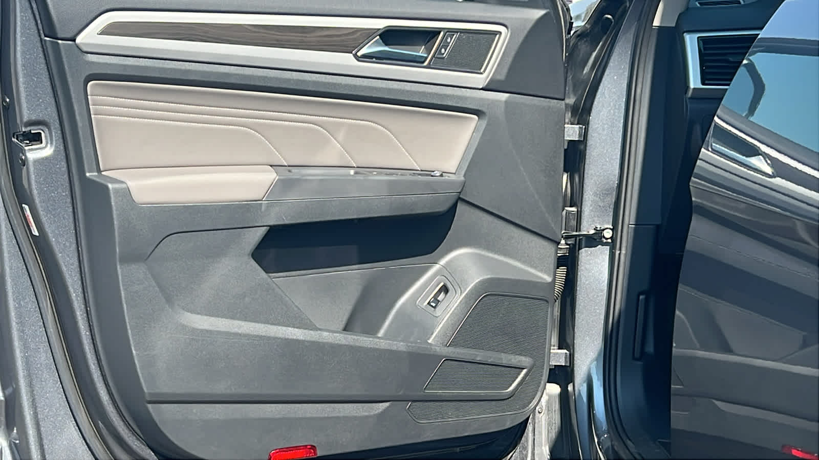 Thumbnail: 2023 Volkswagen Atlas - 23