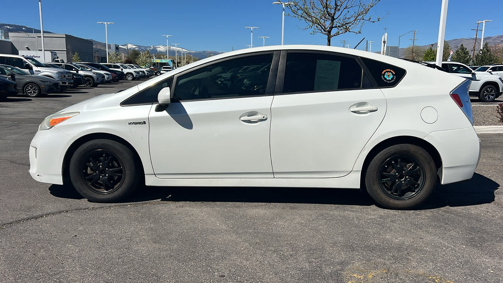Thumbnail: 2015 Toyota Prius - 8