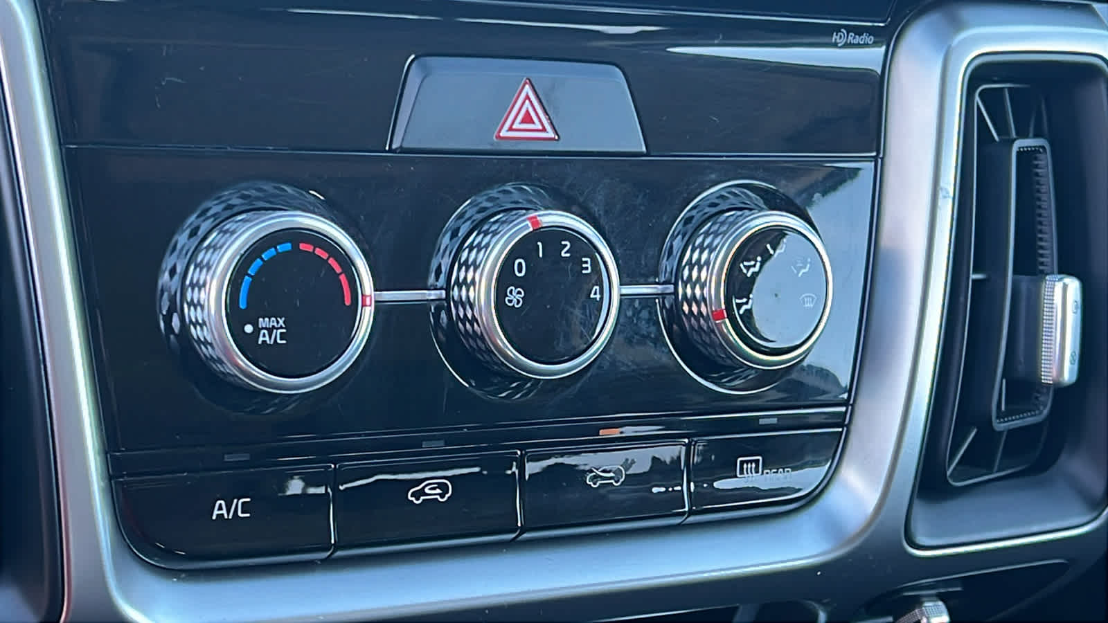 Thumbnail: 2022 Kia Sorento - 14