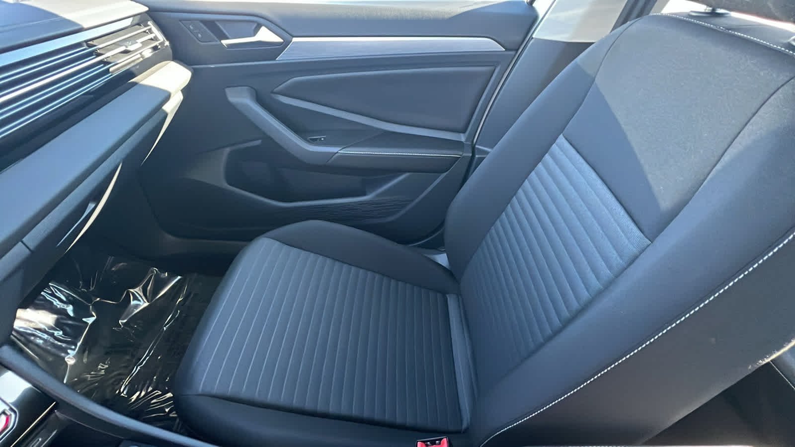 Thumbnail: 2026 Volkswagen Jetta - 12