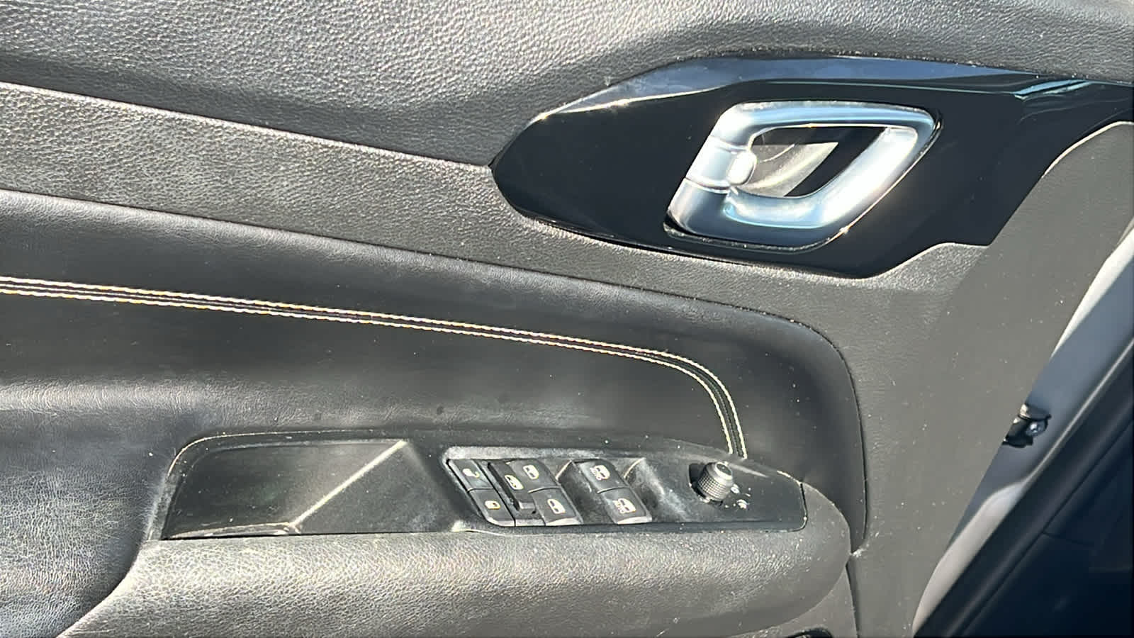 Thumbnail: 2022 Jeep Compass - 22