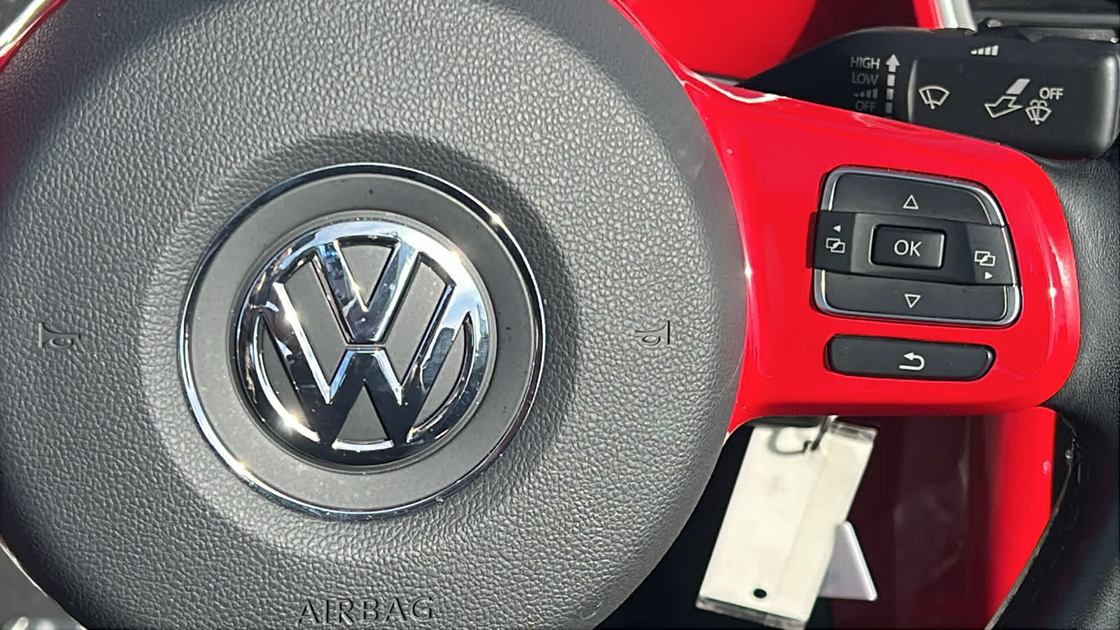 Thumbnail: 2019 Volkswagen Beetle - 20