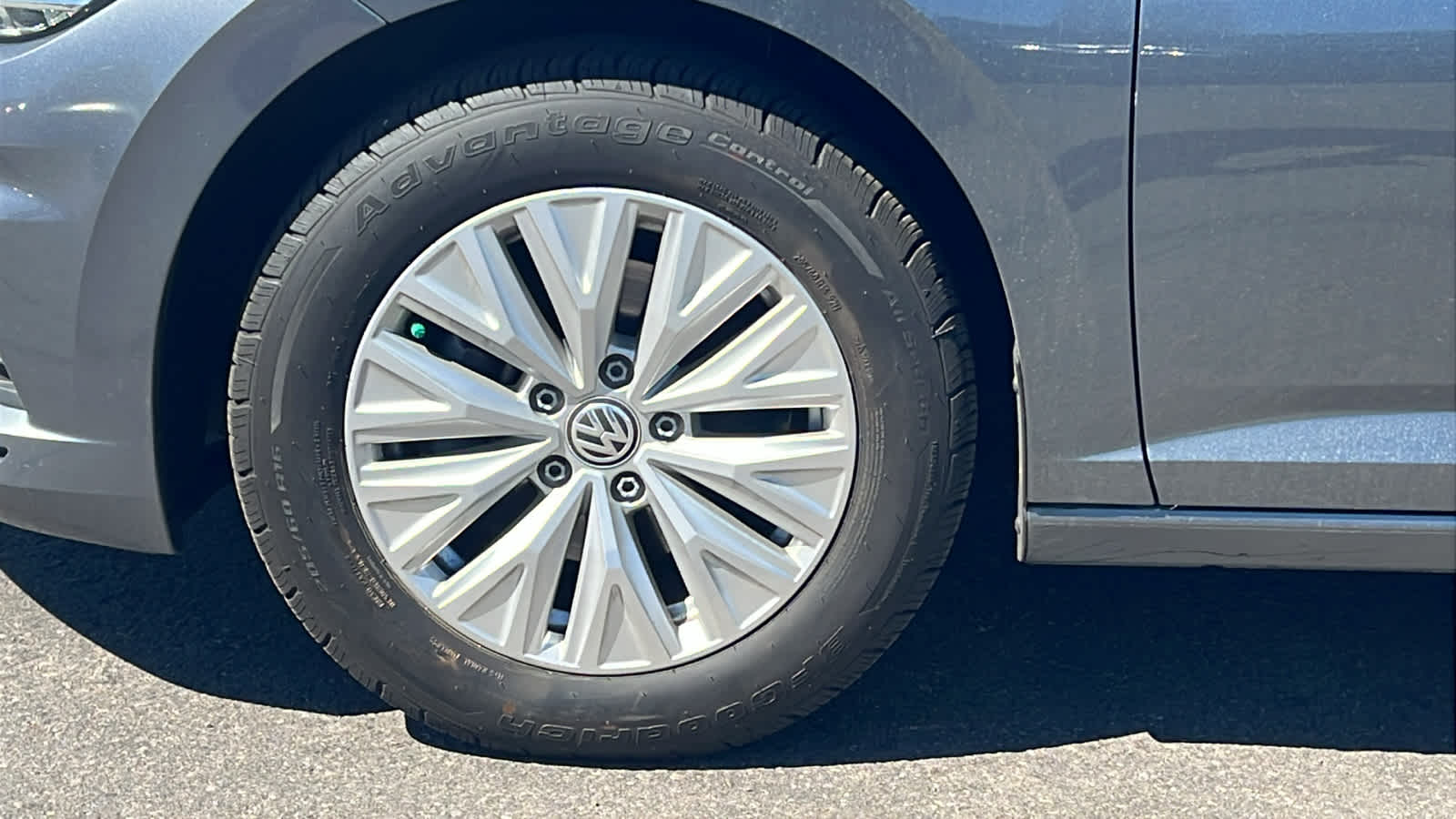 Thumbnail: 2019 Volkswagen Jetta - 9