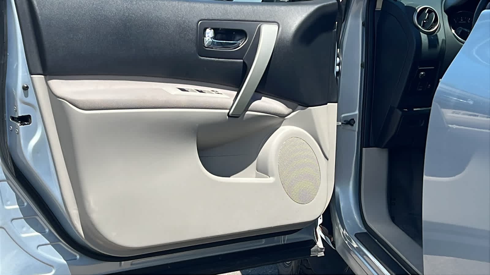 Thumbnail: 2013 Nissan Rogue - 22