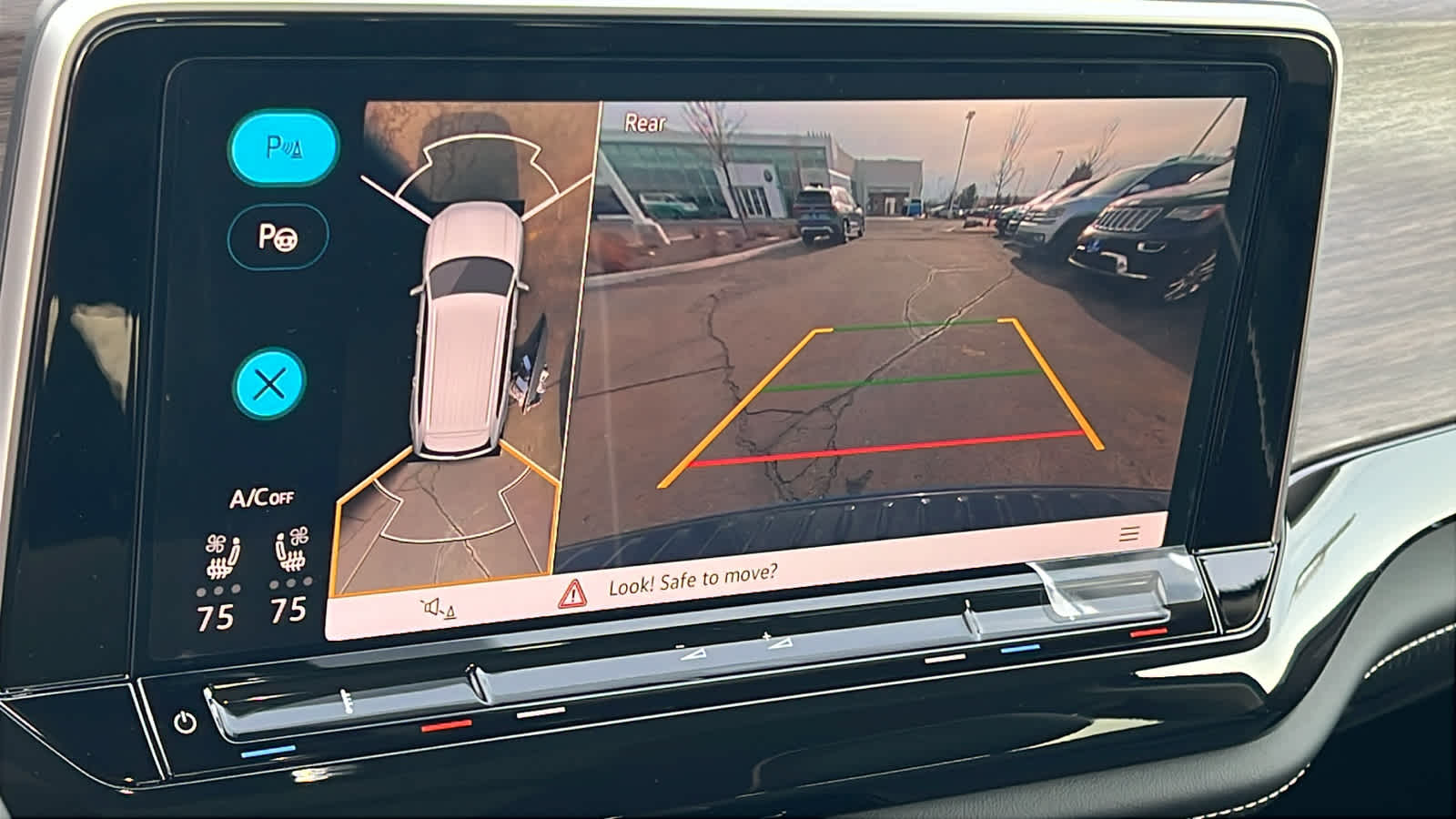 Thumbnail: 2026 Volkswagen Atlas - 16