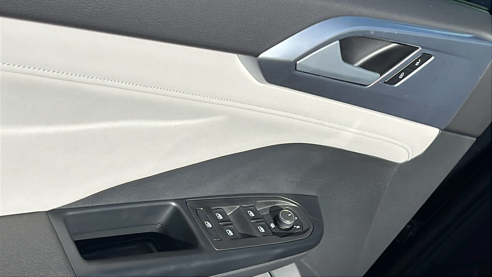 Thumbnail: 2025 Volkswagen Taos - 22