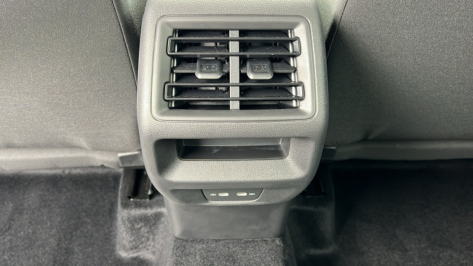 Thumbnail: 2025 Volkswagen Tiguan - 25