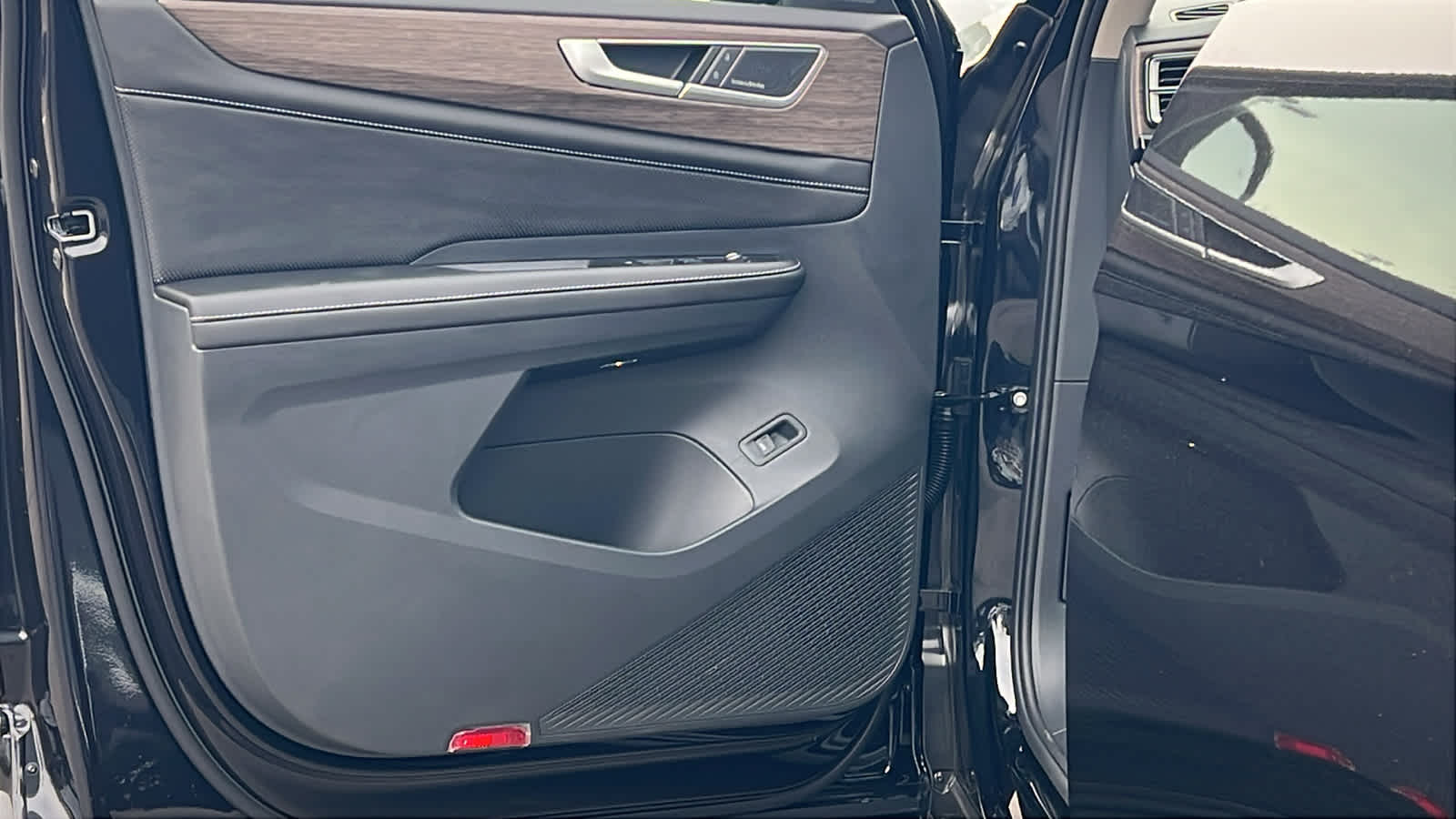 Thumbnail: 2026 Volkswagen Atlas - 23