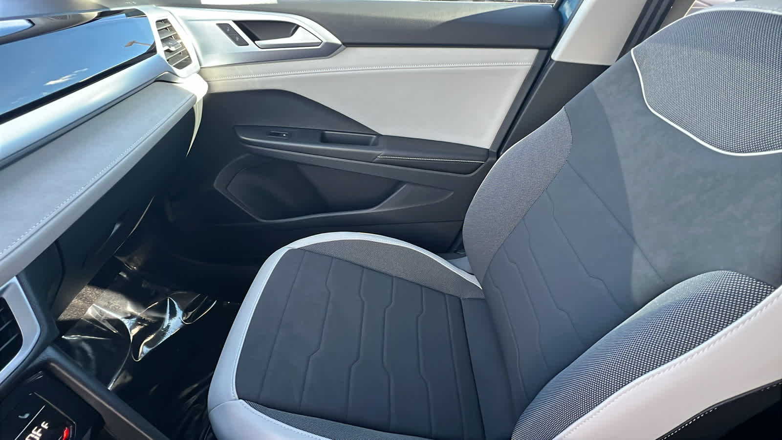 Thumbnail: 2026 Volkswagen Taos - 12