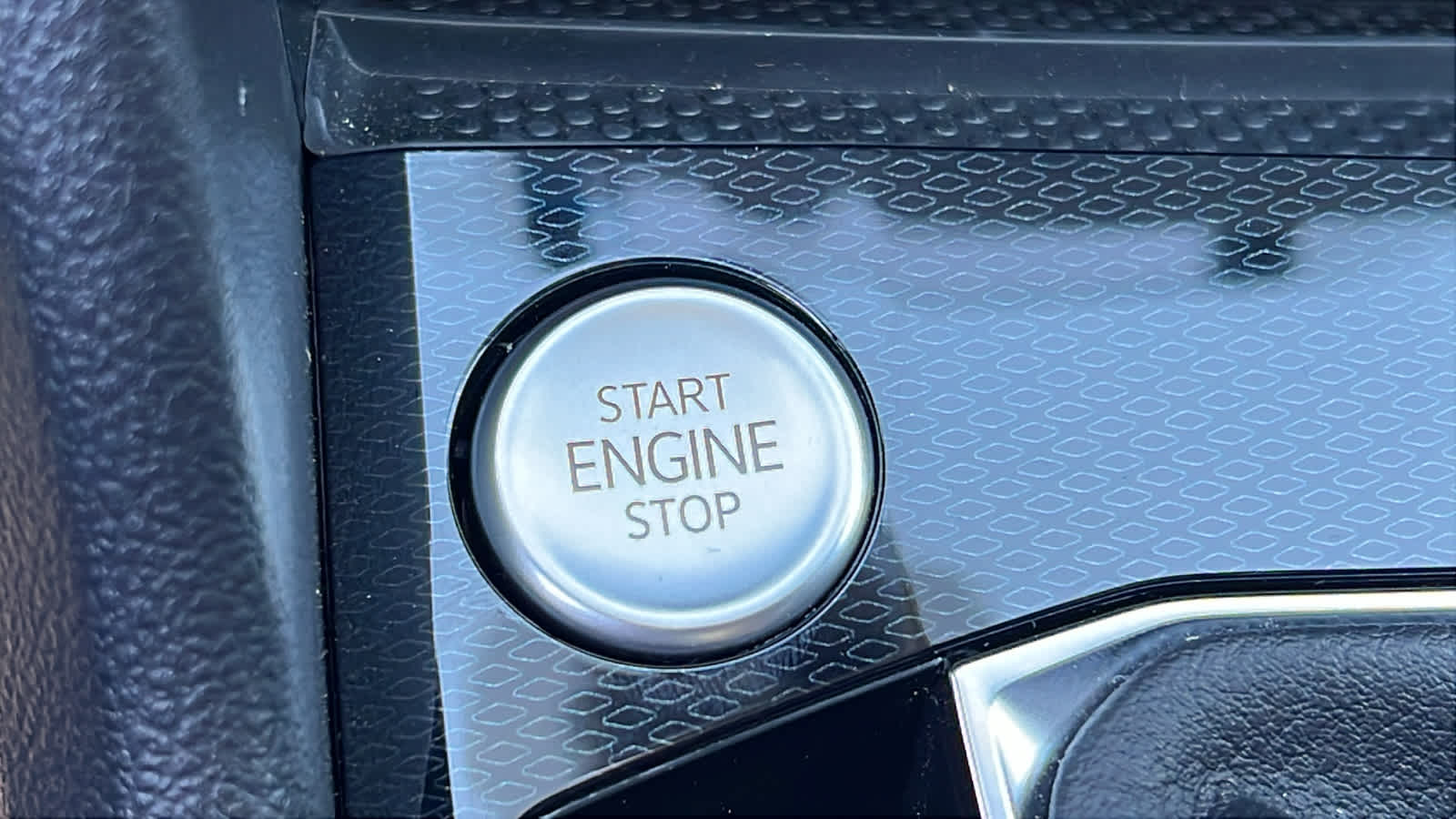 Thumbnail: 2025 Volkswagen Taos - 17