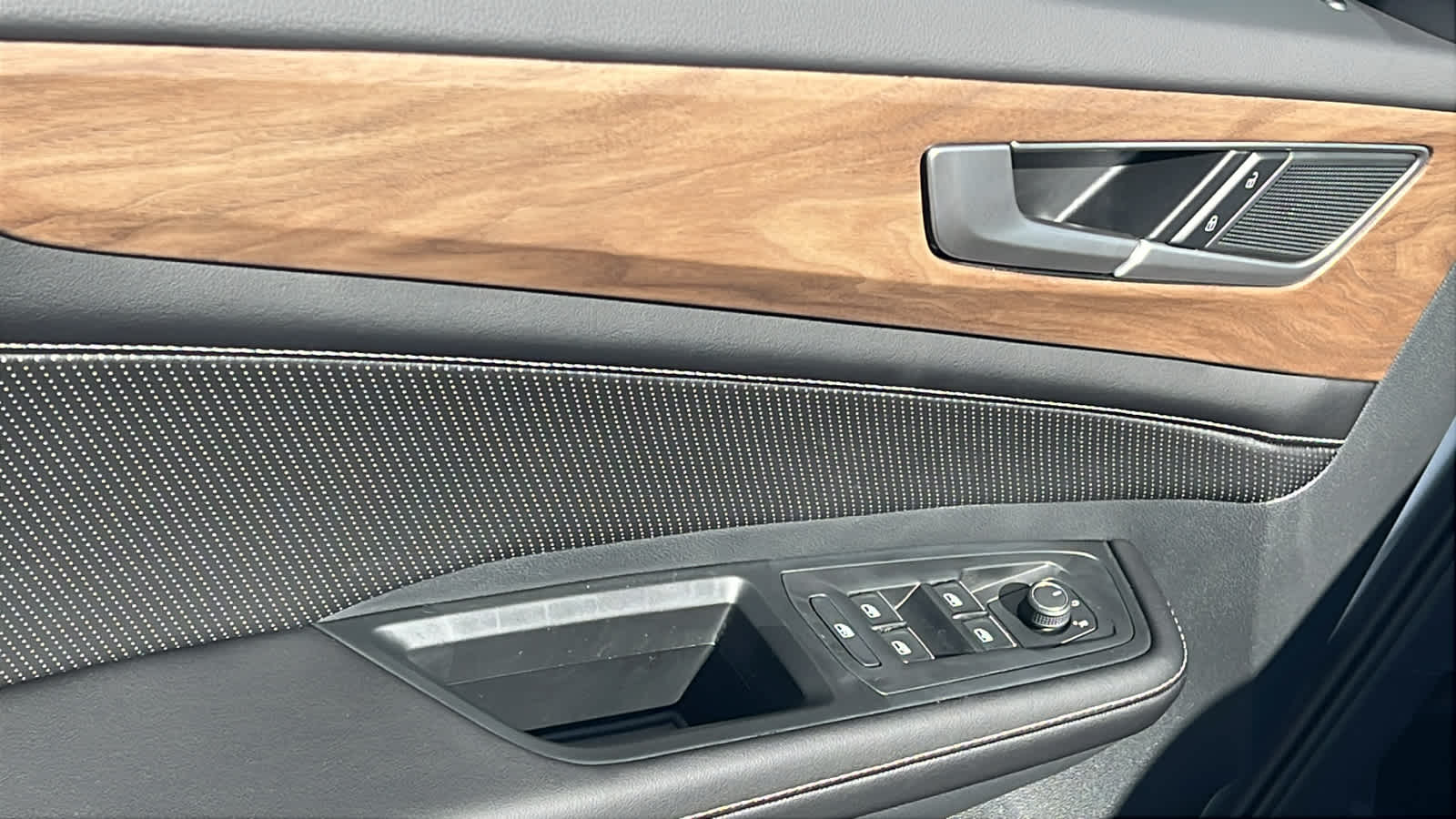 Thumbnail: 2026 Volkswagen Atlas - 22