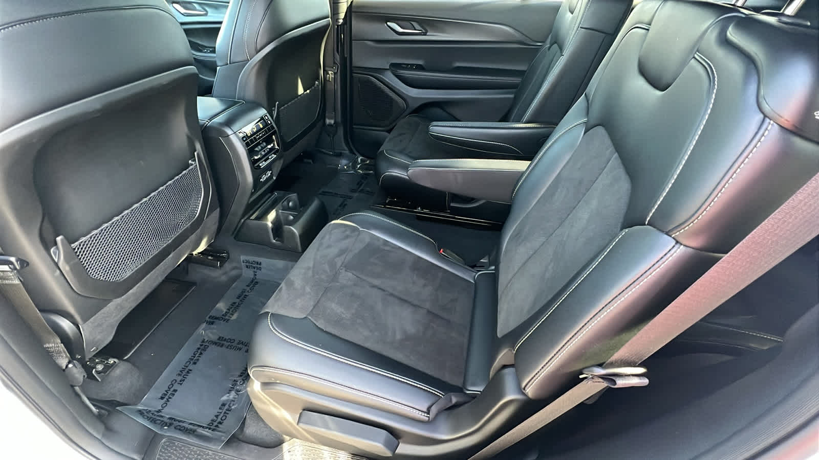 Thumbnail: 2025 Jeep Grand Cherokee L - 24