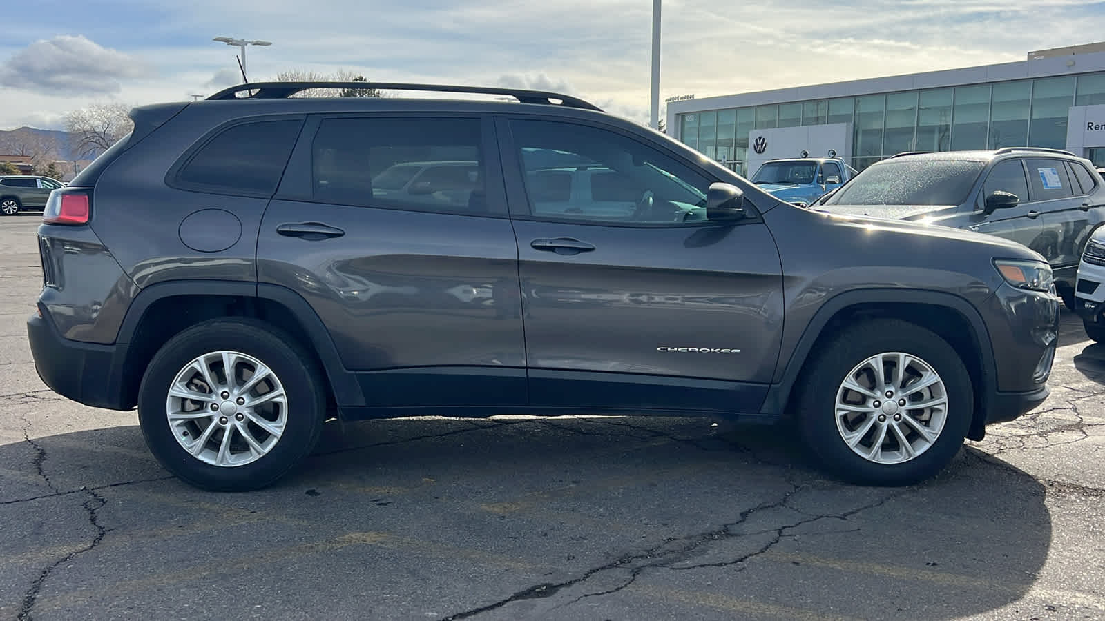 Thumbnail: 2022 Jeep Cherokee - 4