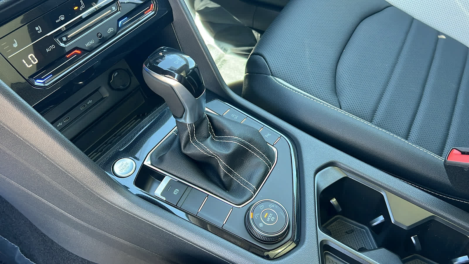 Thumbnail: 2025 Volkswagen Taos - 13