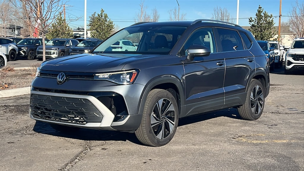 Used 2025 Volkswagen Taos SE SUV