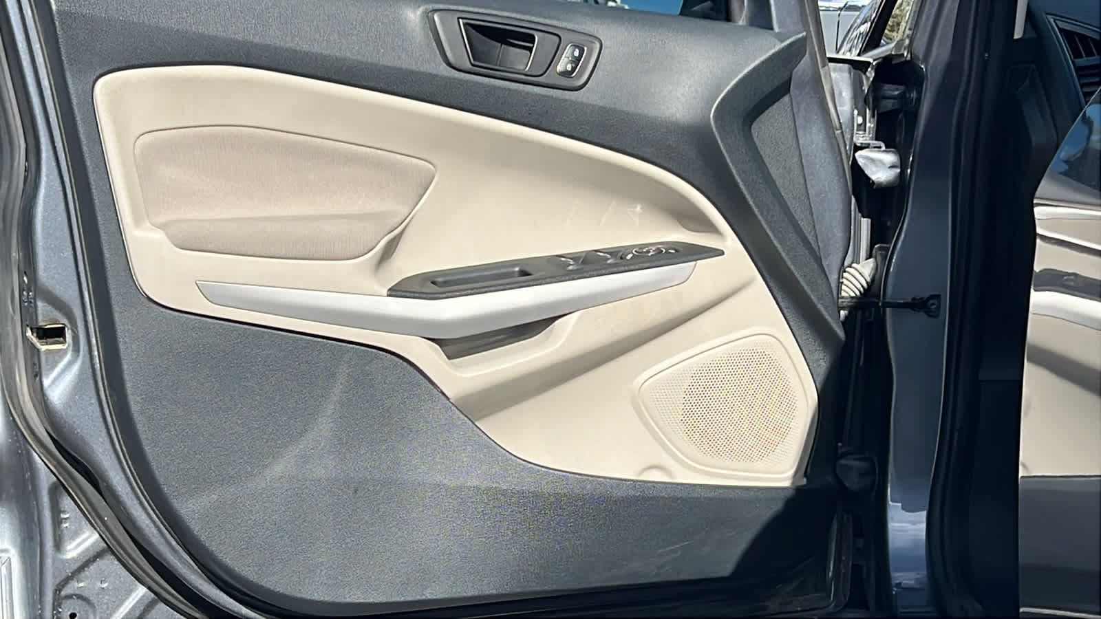 Thumbnail: 2018 Ford EcoSport - 23