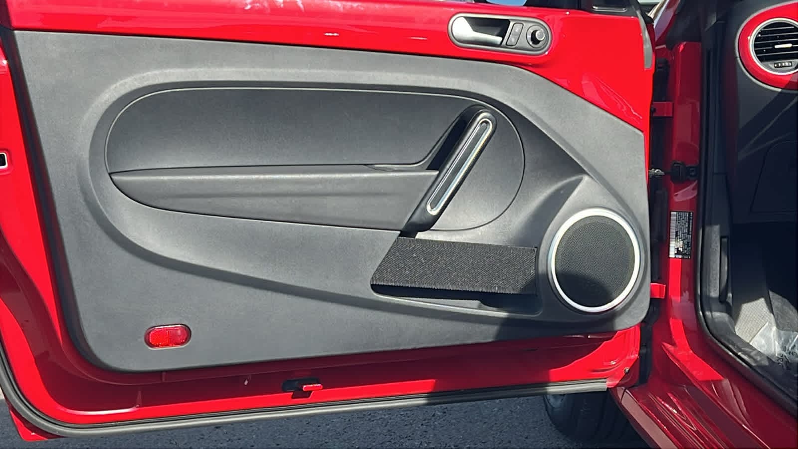 Thumbnail: 2019 Volkswagen Beetle - 23