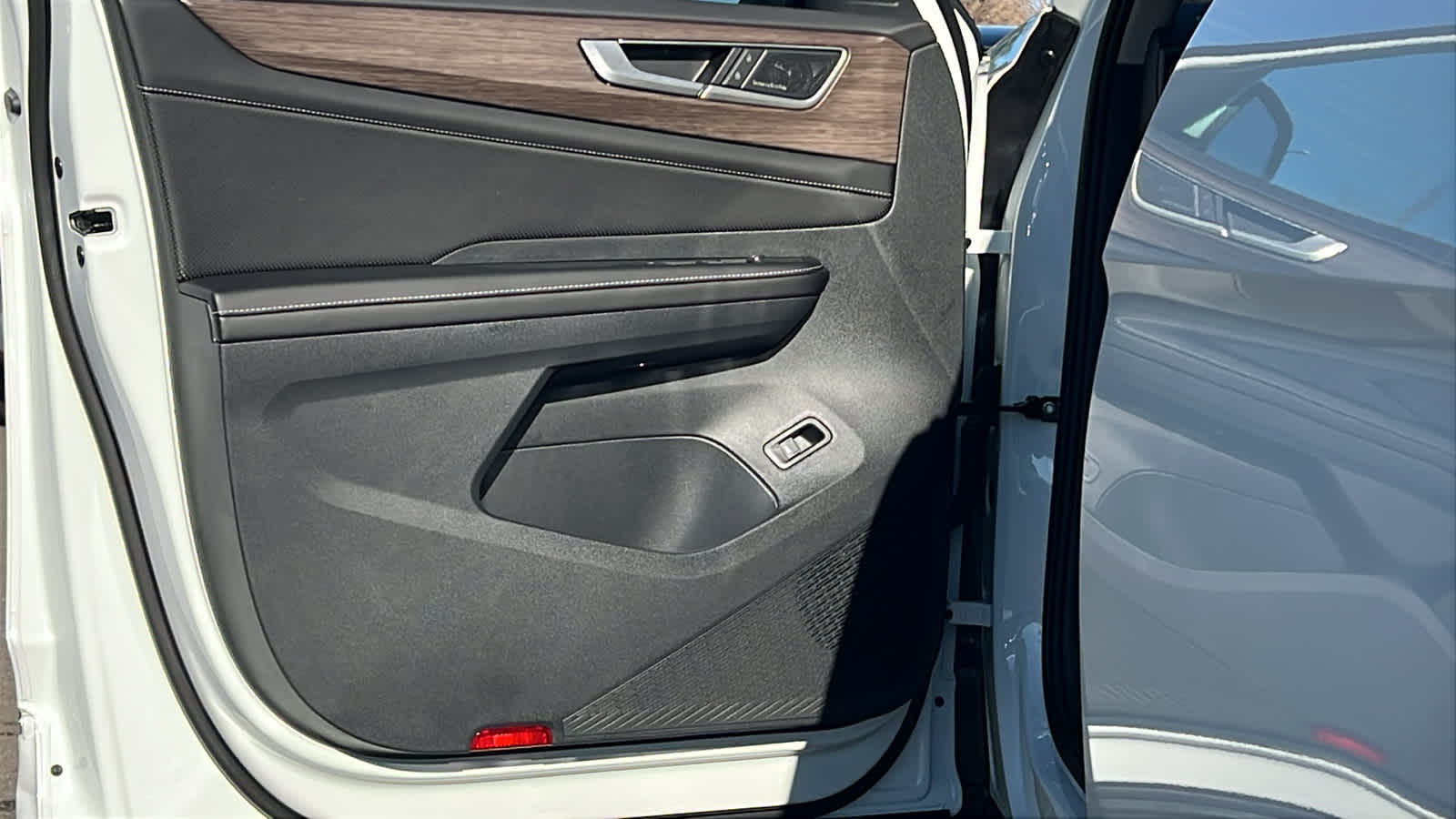 Thumbnail: 2026 Volkswagen Atlas - 23