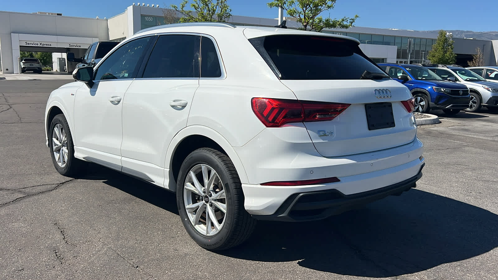 Thumbnail: 2023 Audi Q3 - 7