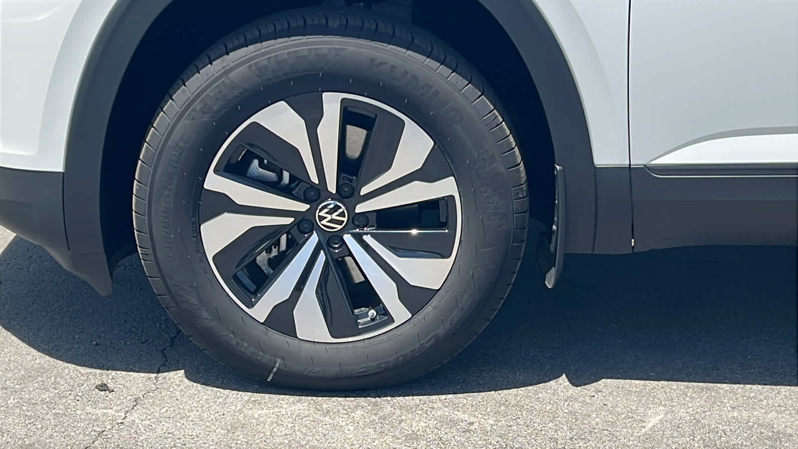 Thumbnail: 2026 Volkswagen Atlas - 9
