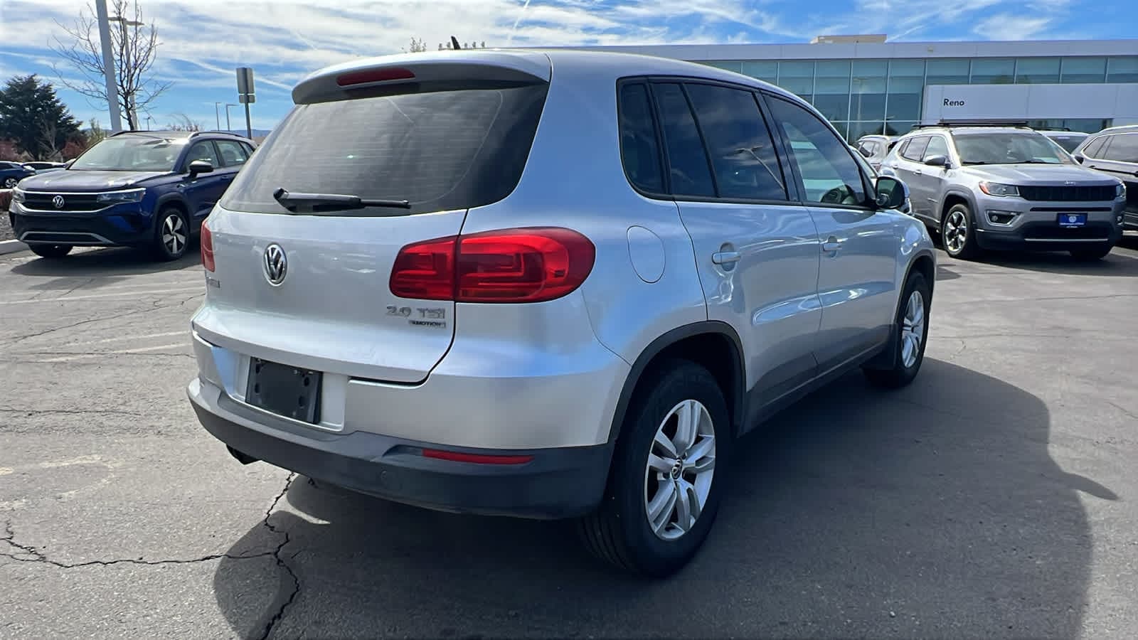 Thumbnail: 2013 Volkswagen Tiguan - 5