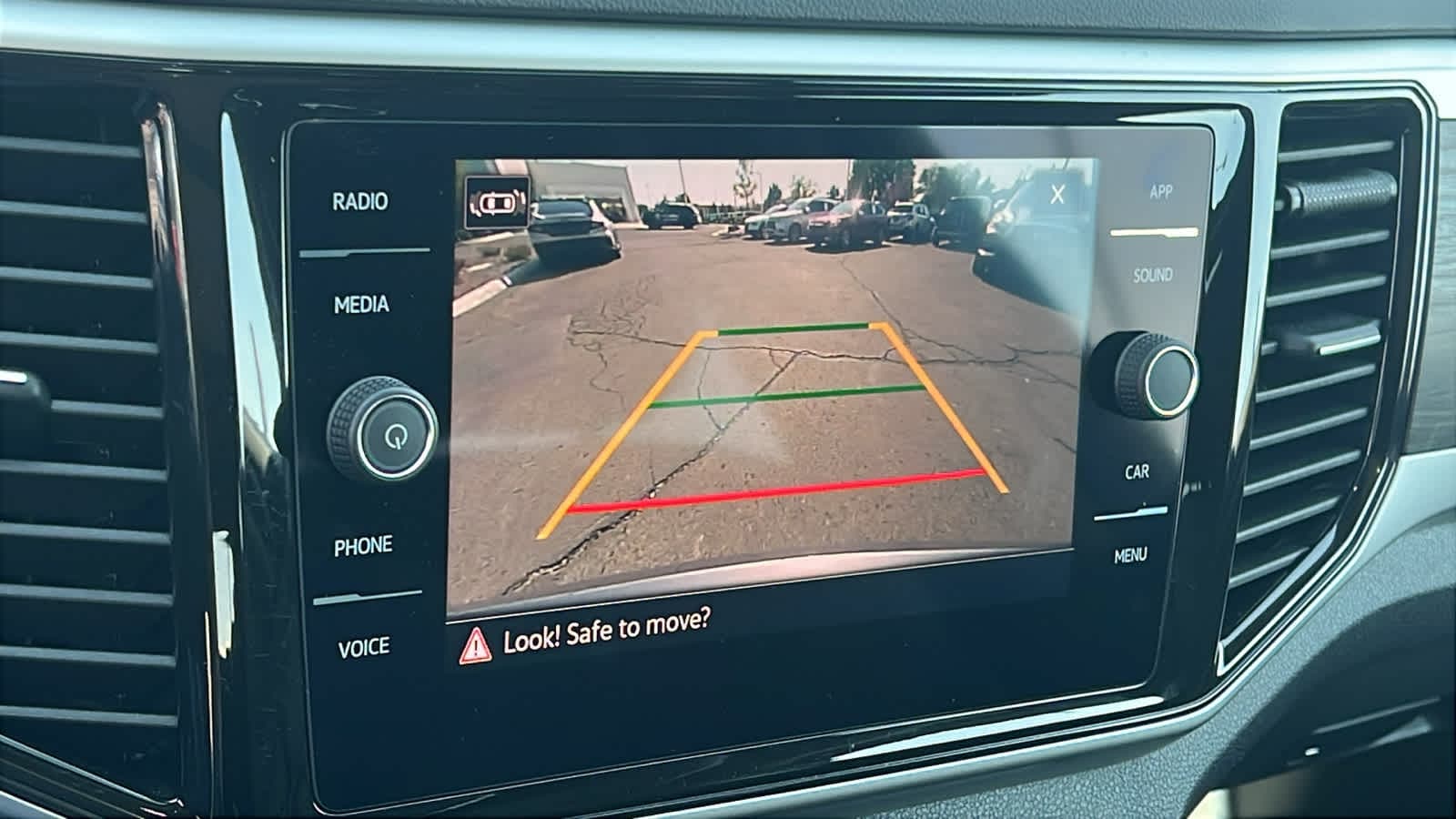 Thumbnail: 2023 Volkswagen Atlas - 16