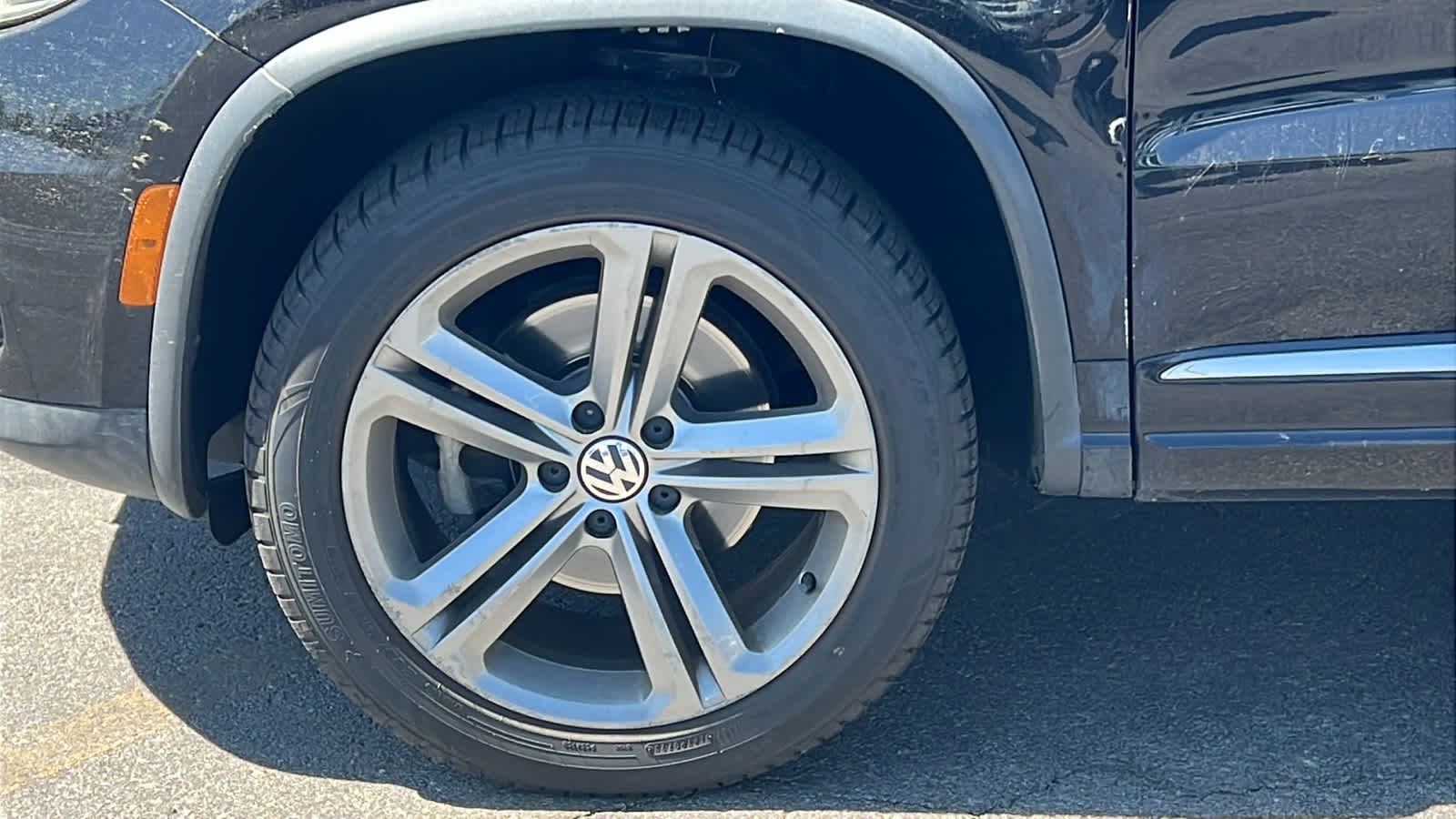 Thumbnail: 2017 Volkswagen Tiguan - 9