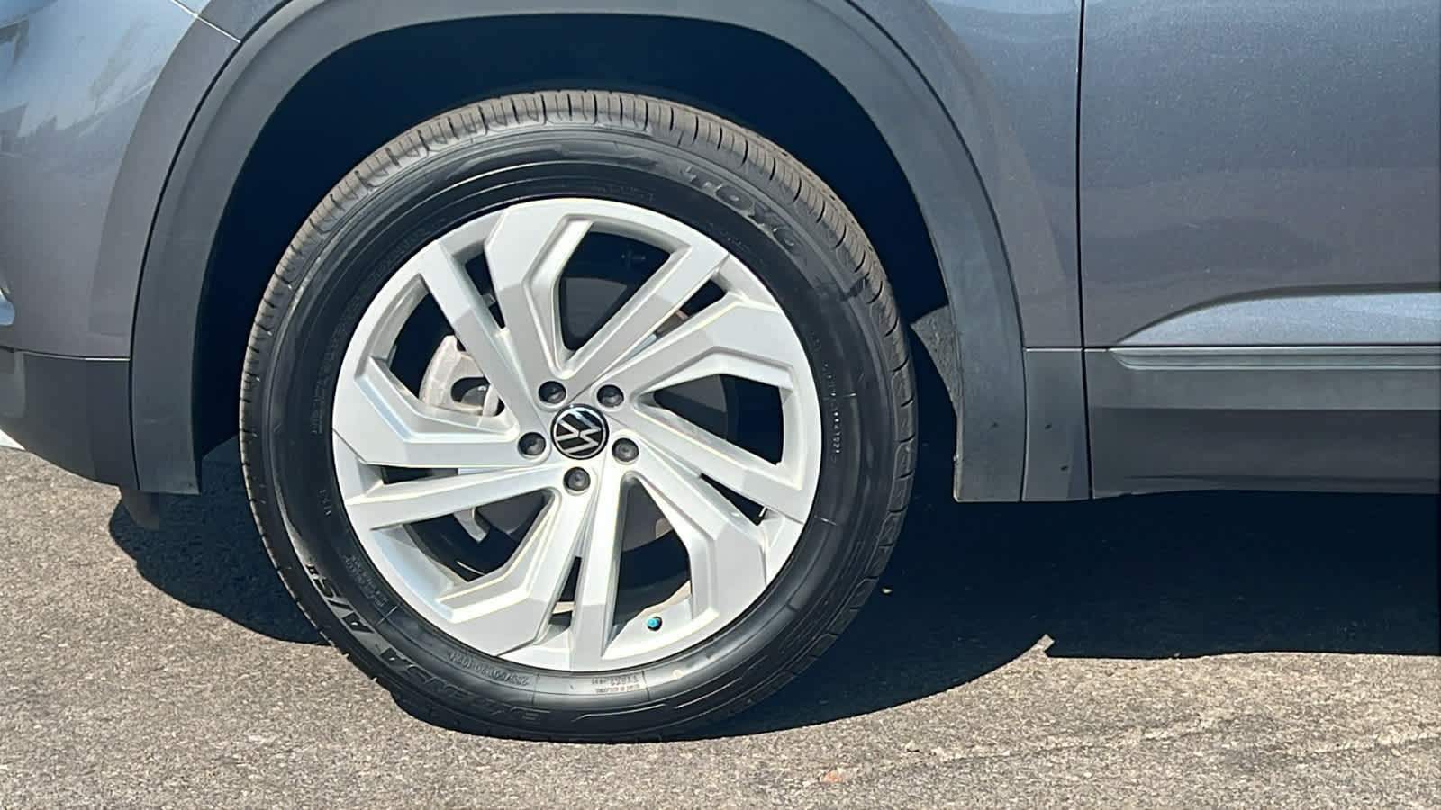 Thumbnail: 2023 Volkswagen Atlas - 9