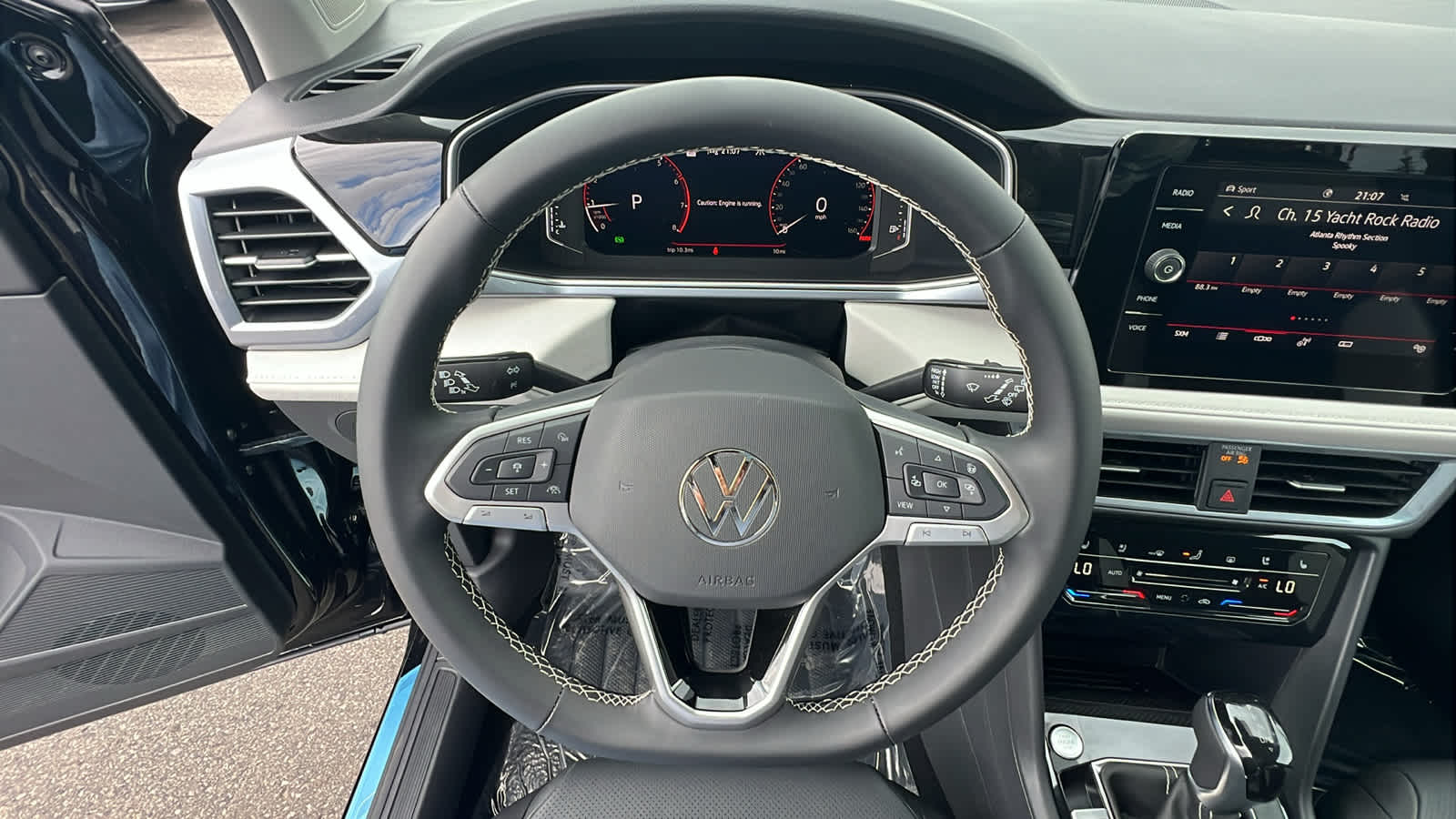 Thumbnail: 2025 Volkswagen Taos - 18