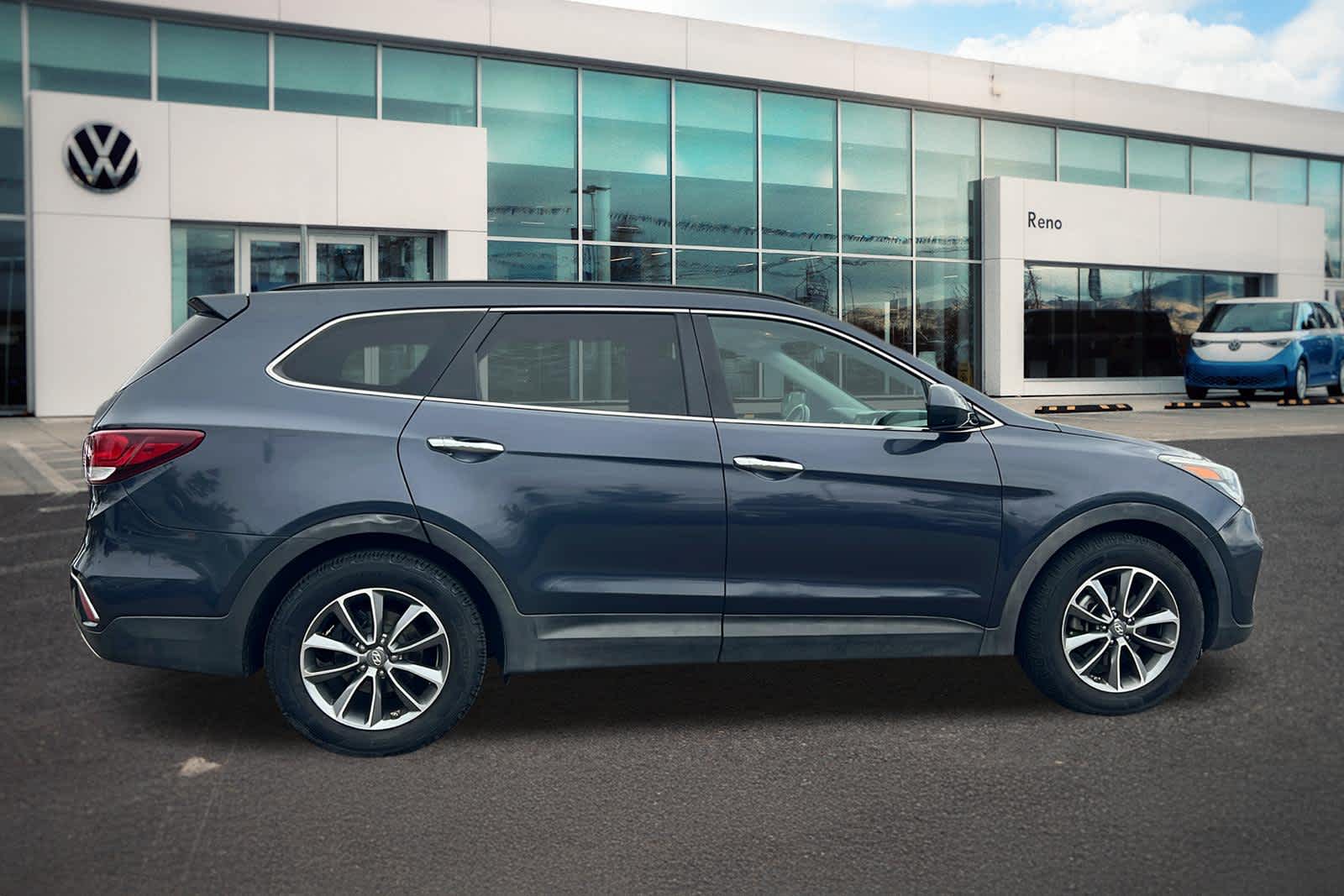 Thumbnail: 2017 Hyundai Santa Fe - 4