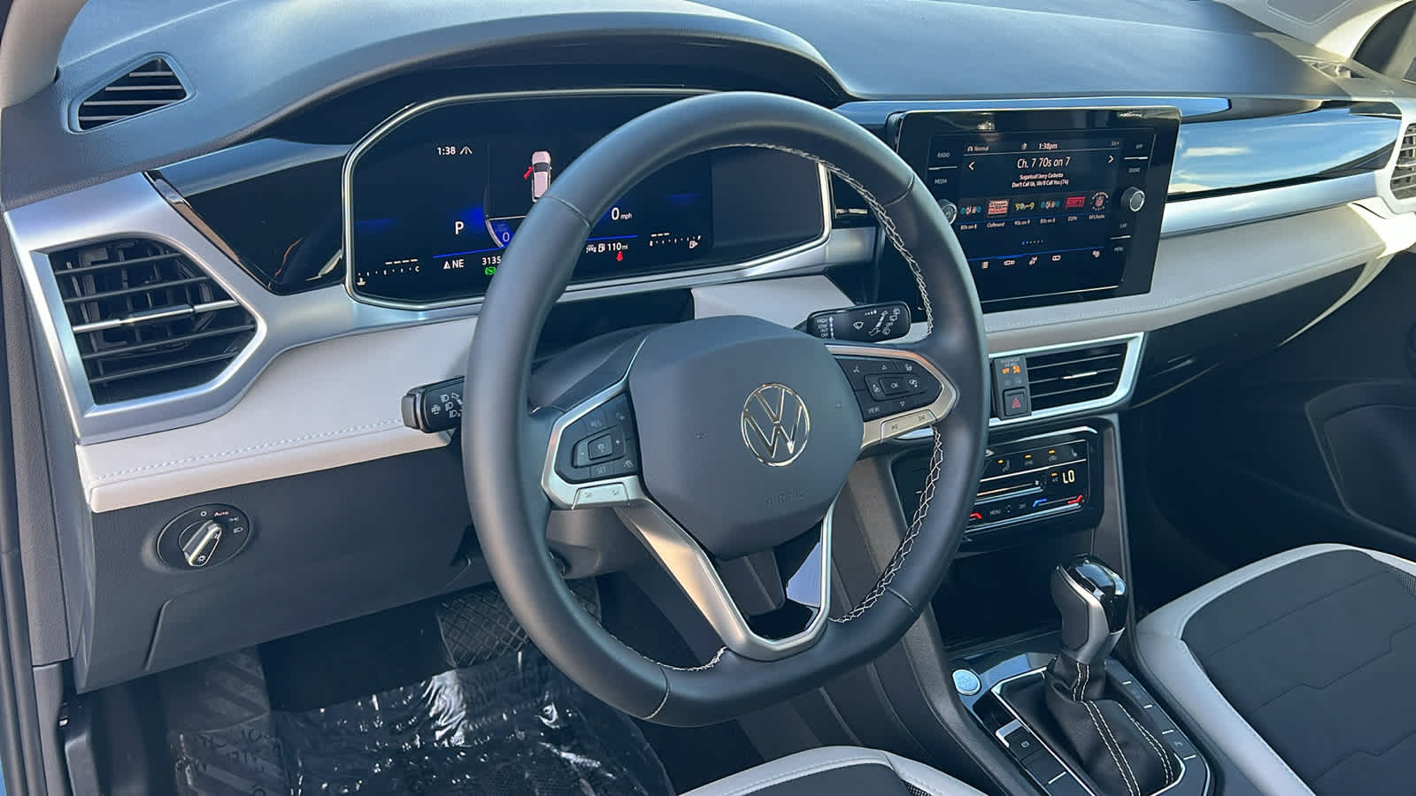 Thumbnail: 2025 Volkswagen Taos - 10