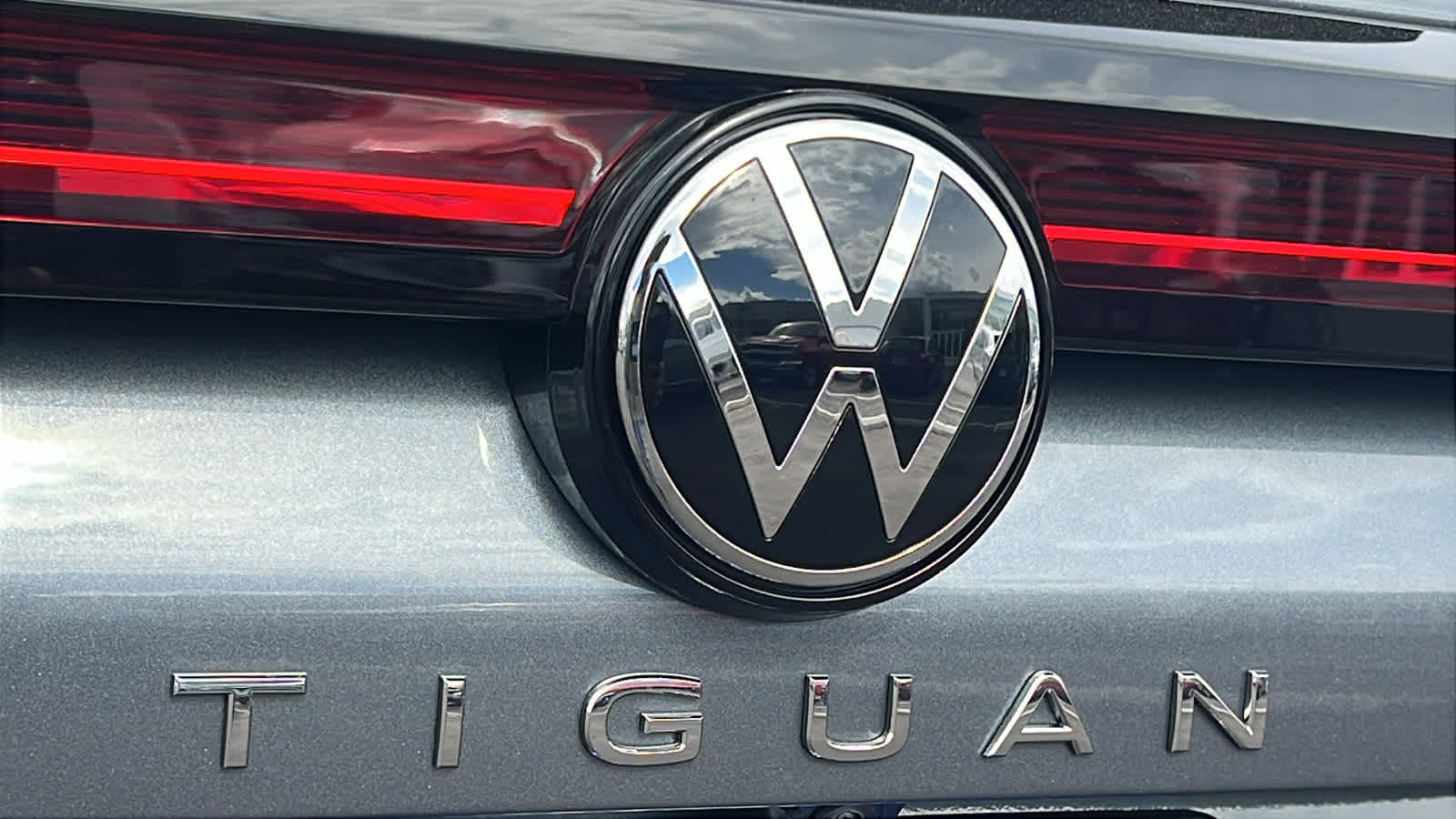 Thumbnail: 2025 Volkswagen Tiguan - 28