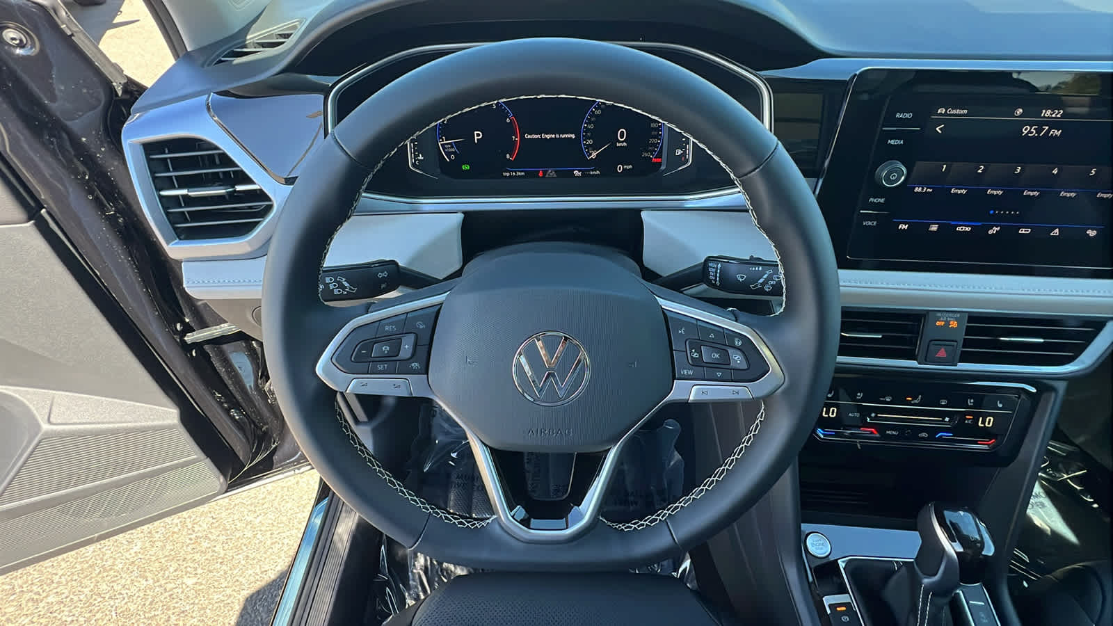 Thumbnail: 2025 Volkswagen Taos - 18