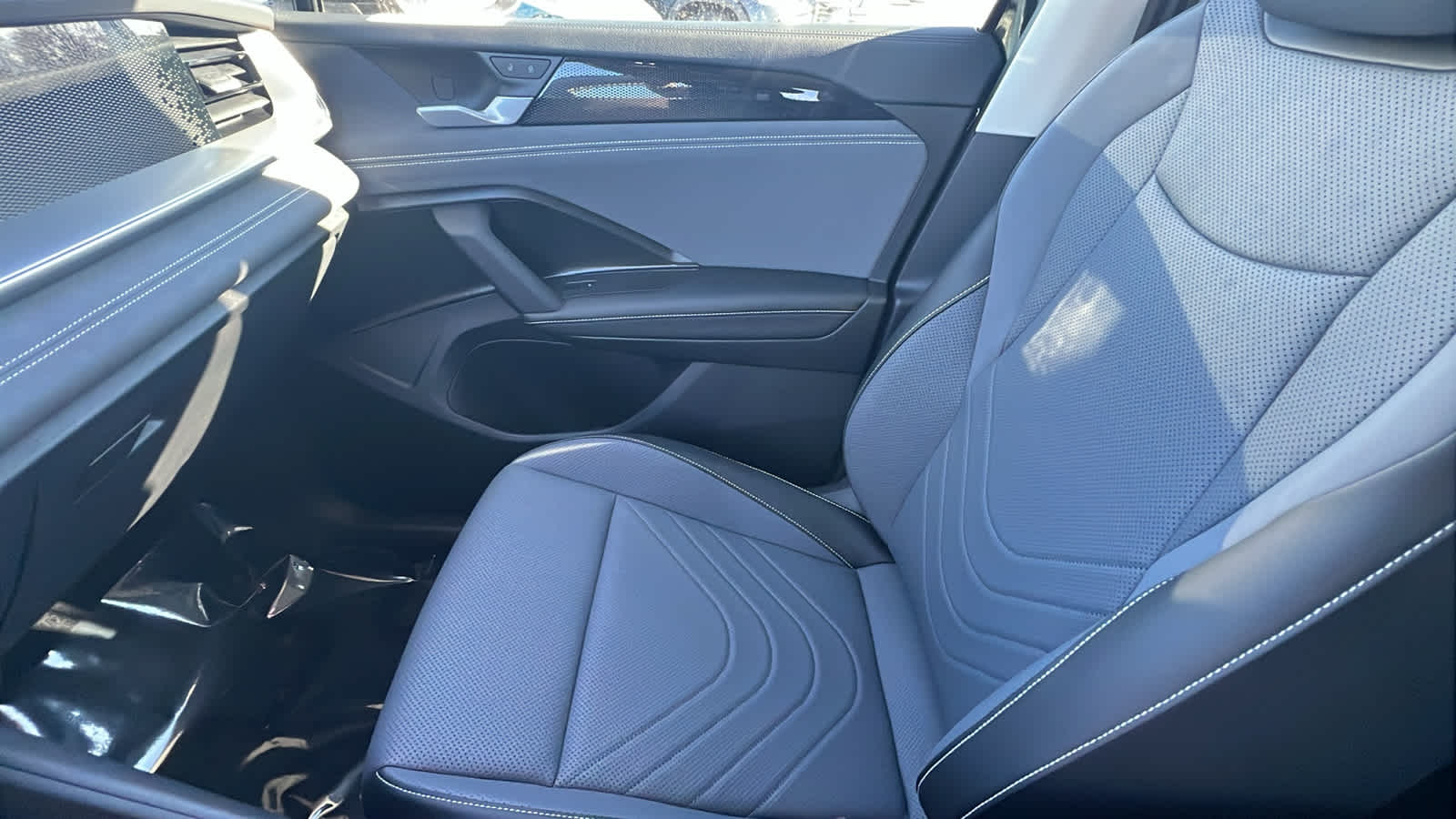 Thumbnail: 2026 Volkswagen Tiguan - 12