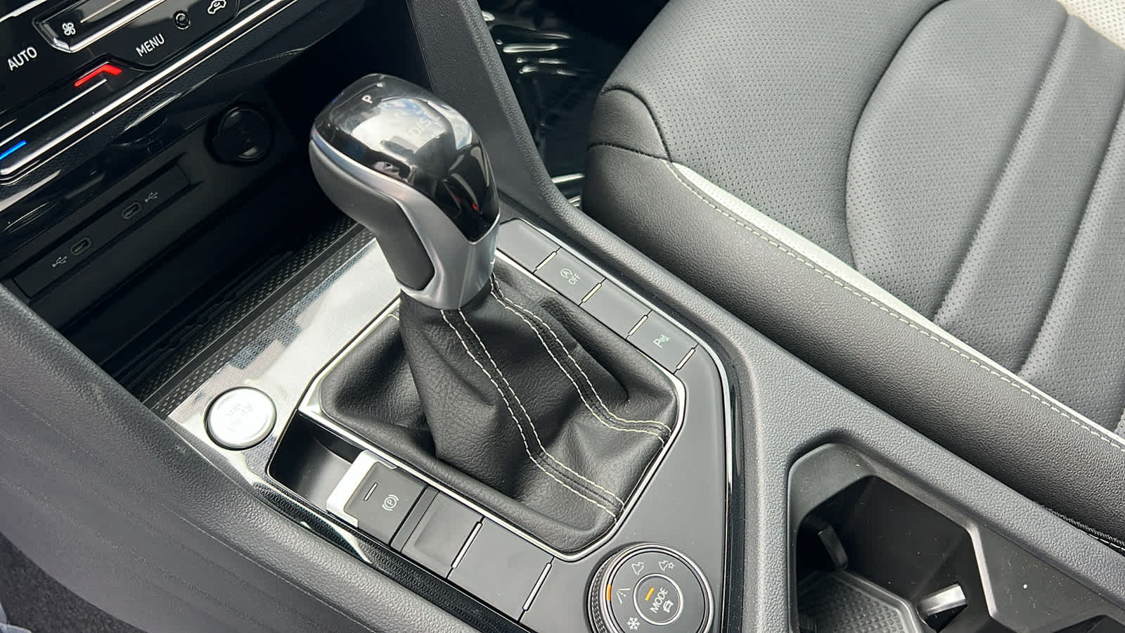 Thumbnail: 2025 Volkswagen Taos - 13