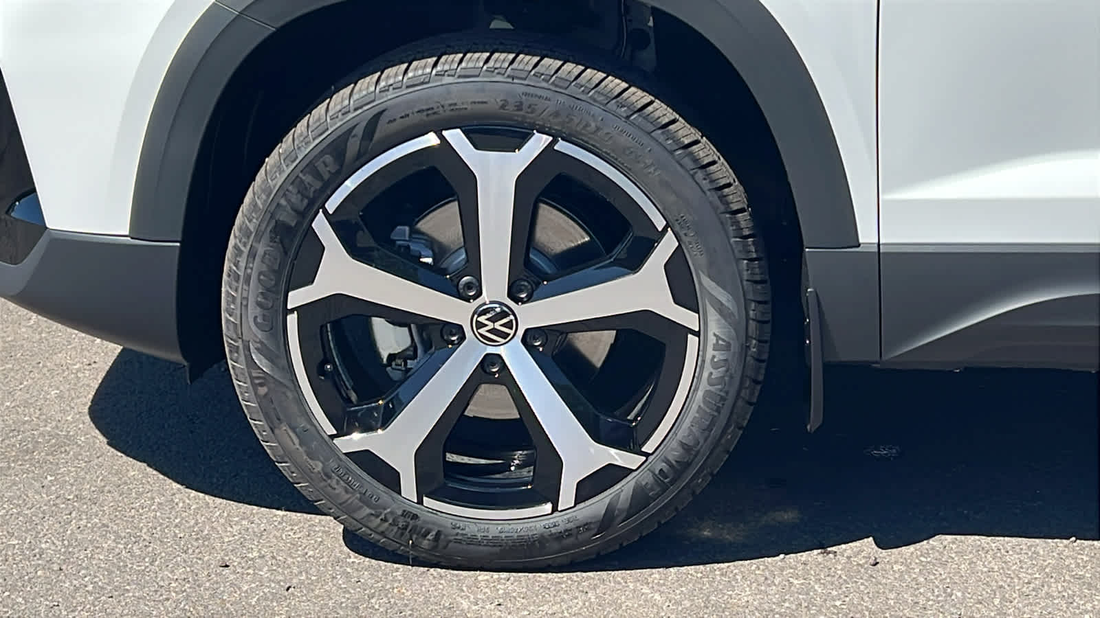 Thumbnail: 2025 Volkswagen Taos - 9