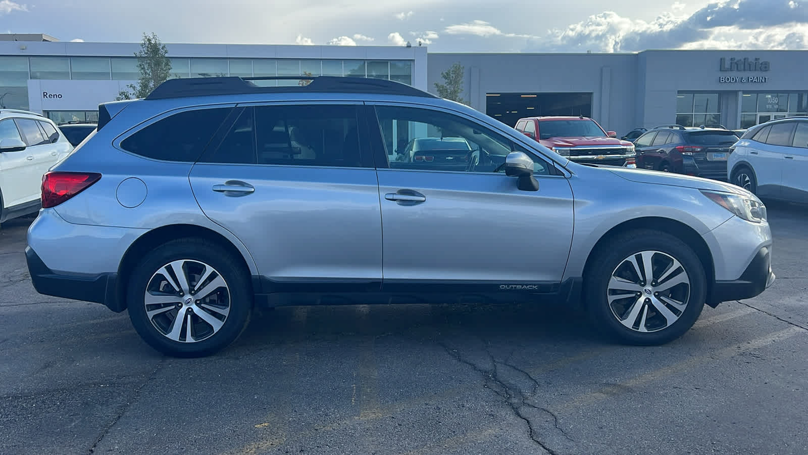 2019 Subaru Outback Limited photo 3