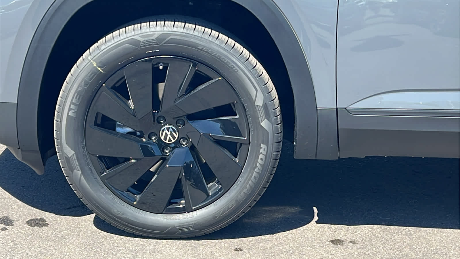 Thumbnail: 2026 Volkswagen Atlas - 9