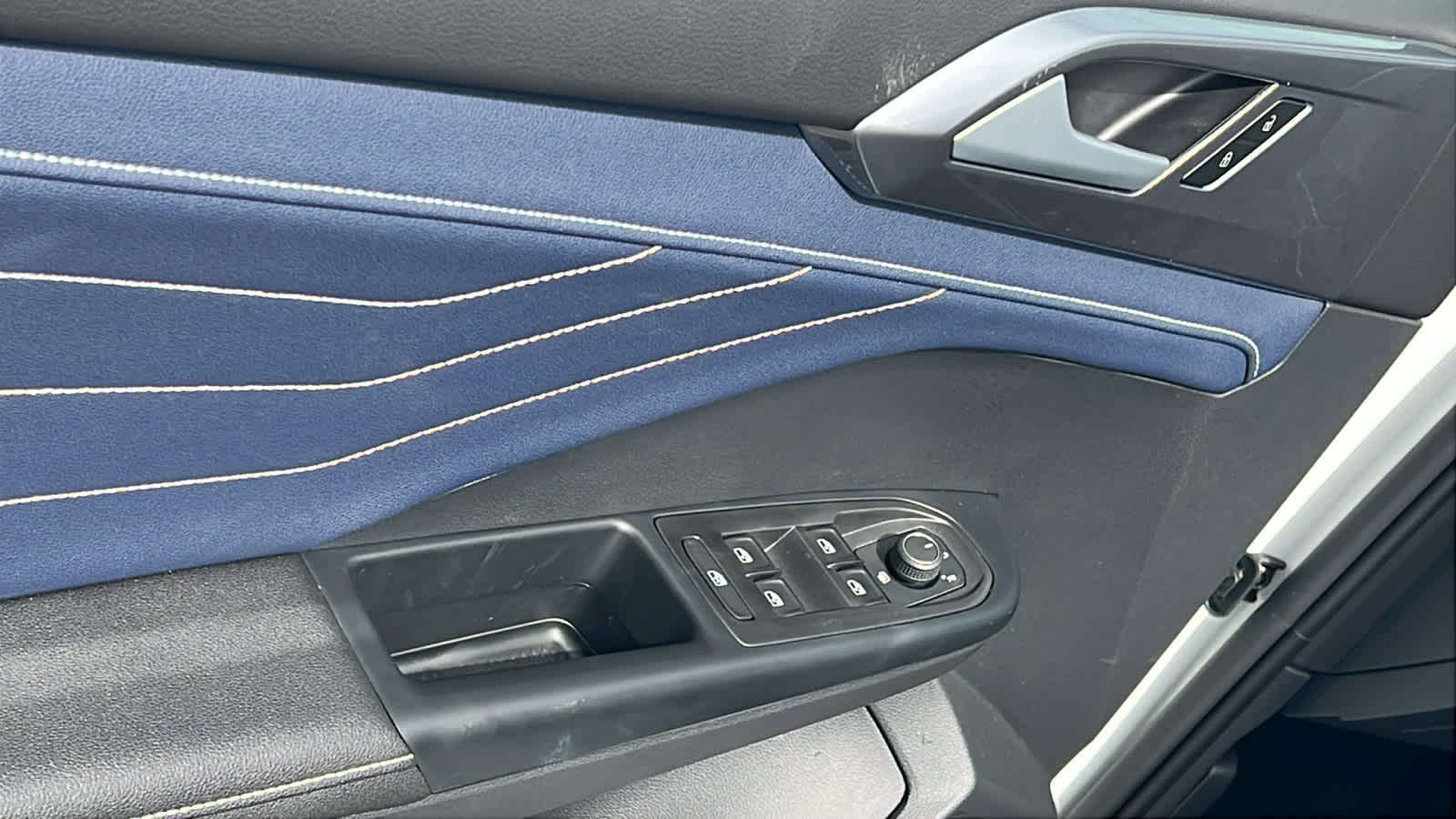 Thumbnail: 2025 Volkswagen Taos - 22