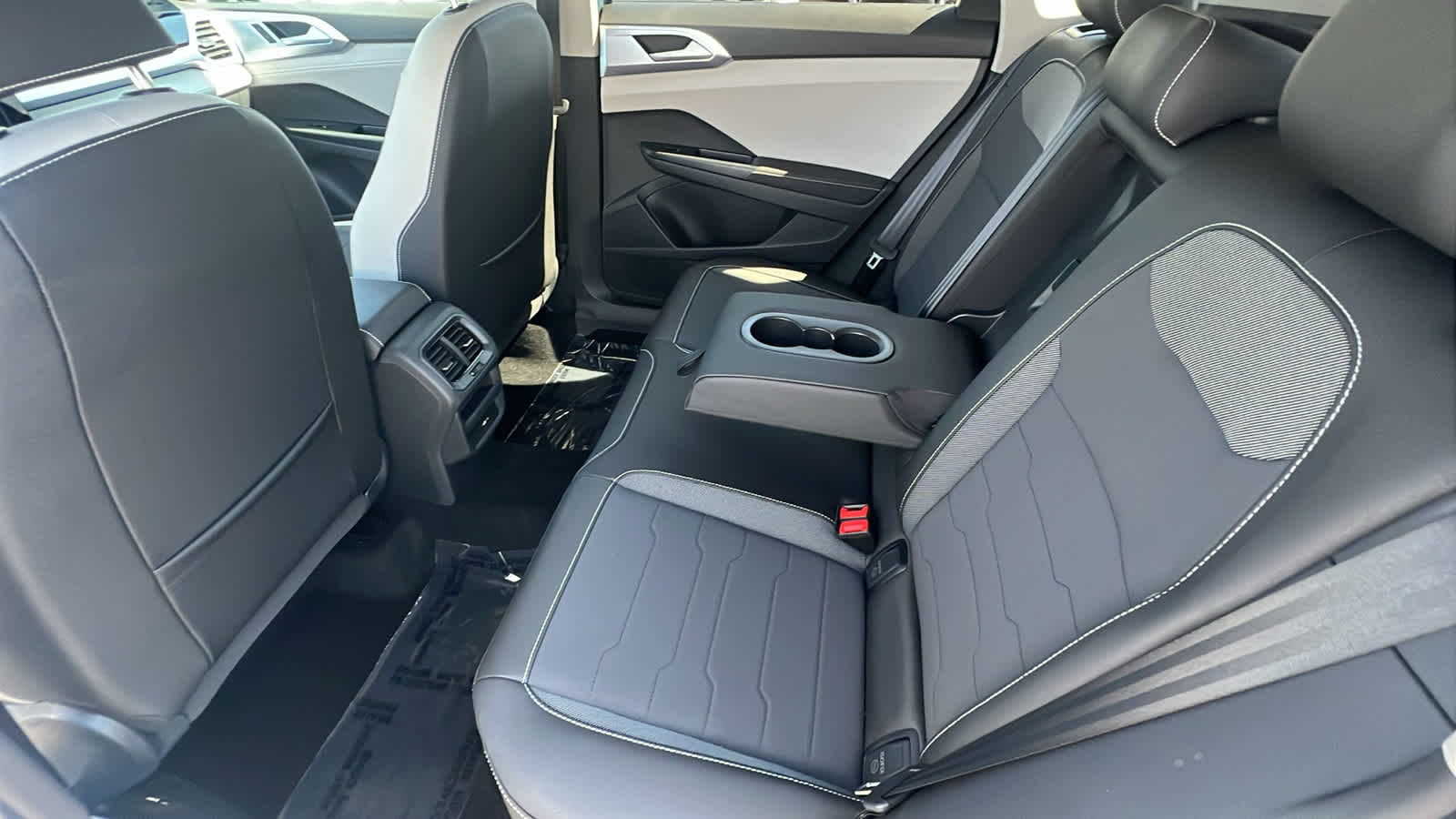 Thumbnail: 2025 Volkswagen Taos - 24