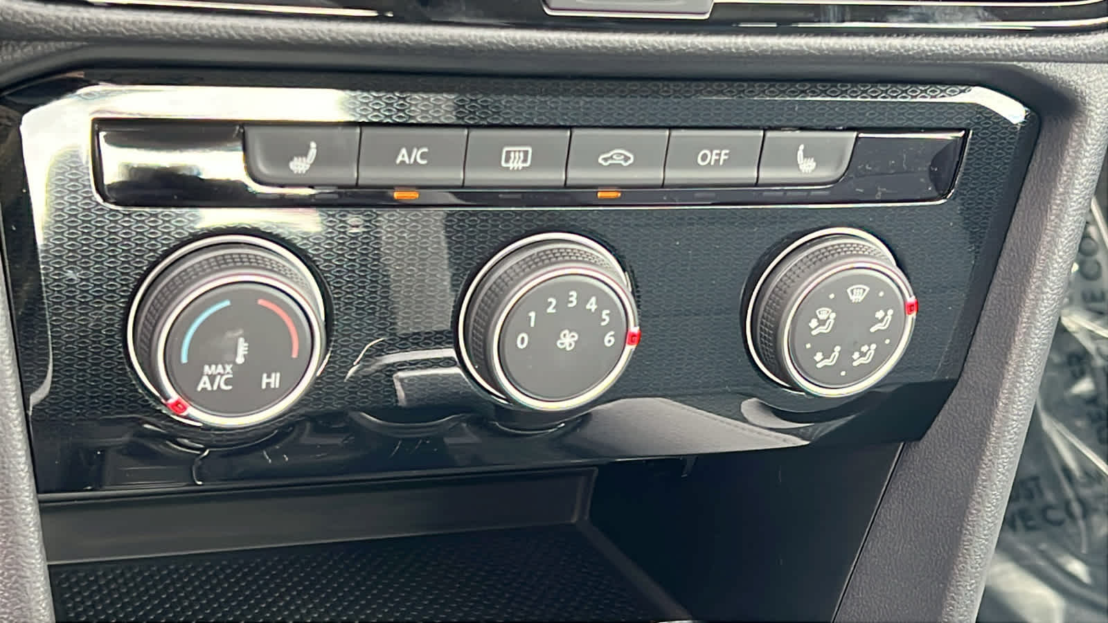 Thumbnail: 2026 Volkswagen Taos - 14