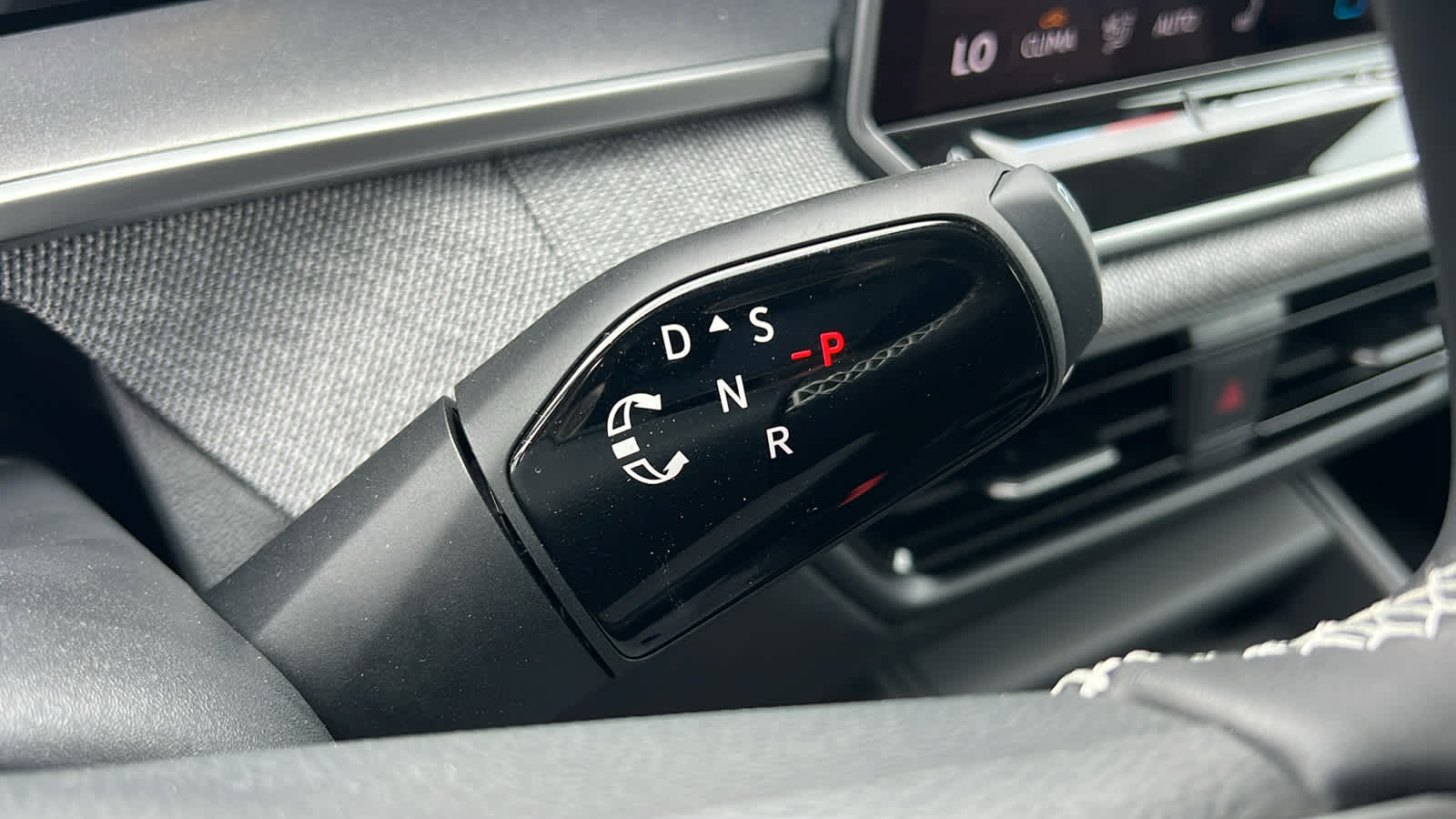 Thumbnail: 2025 Volkswagen Tiguan - 13