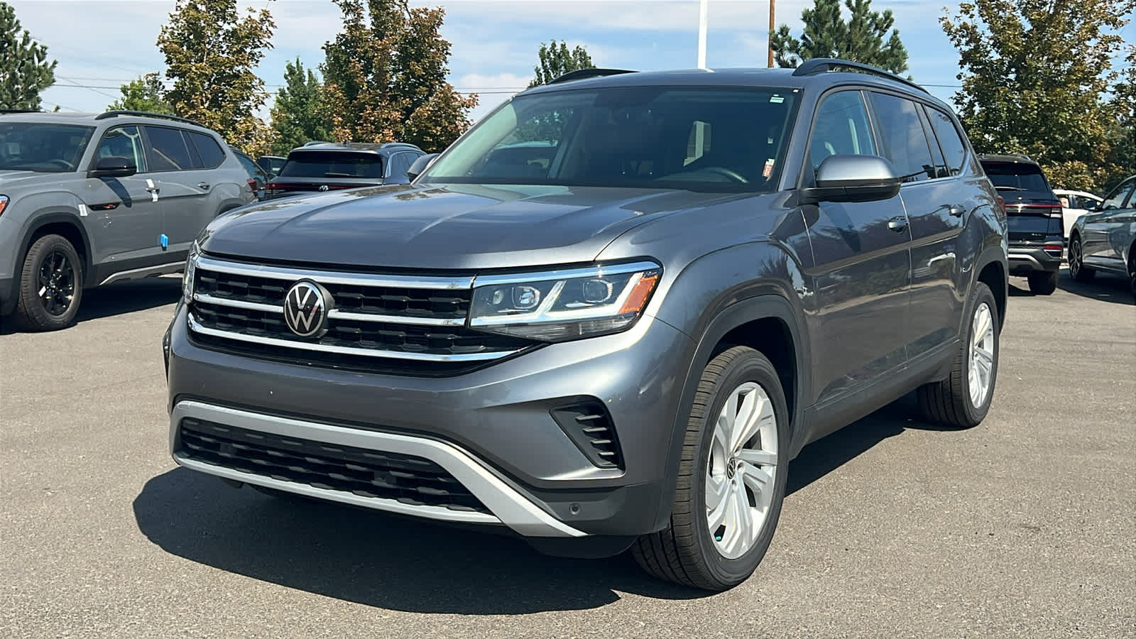 Thumbnail: 2023 Volkswagen Atlas - 1