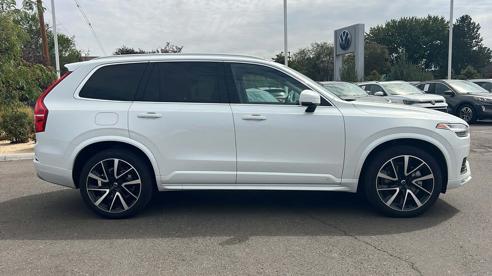 Thumbnail: 2022 Volvo XC90 - 4