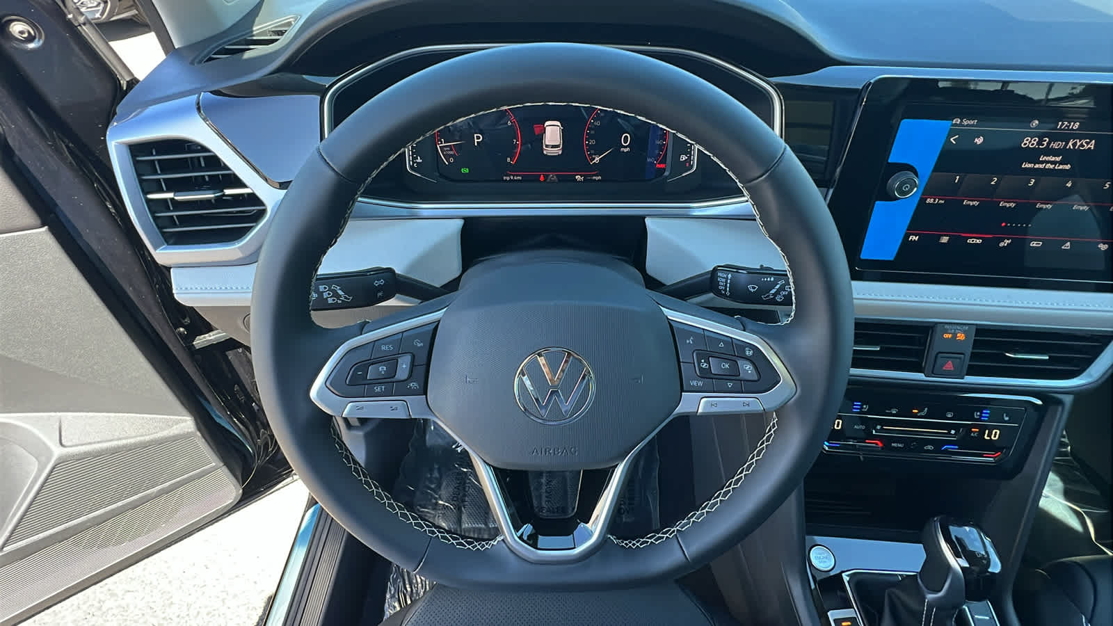 Thumbnail: 2025 Volkswagen Taos - 18